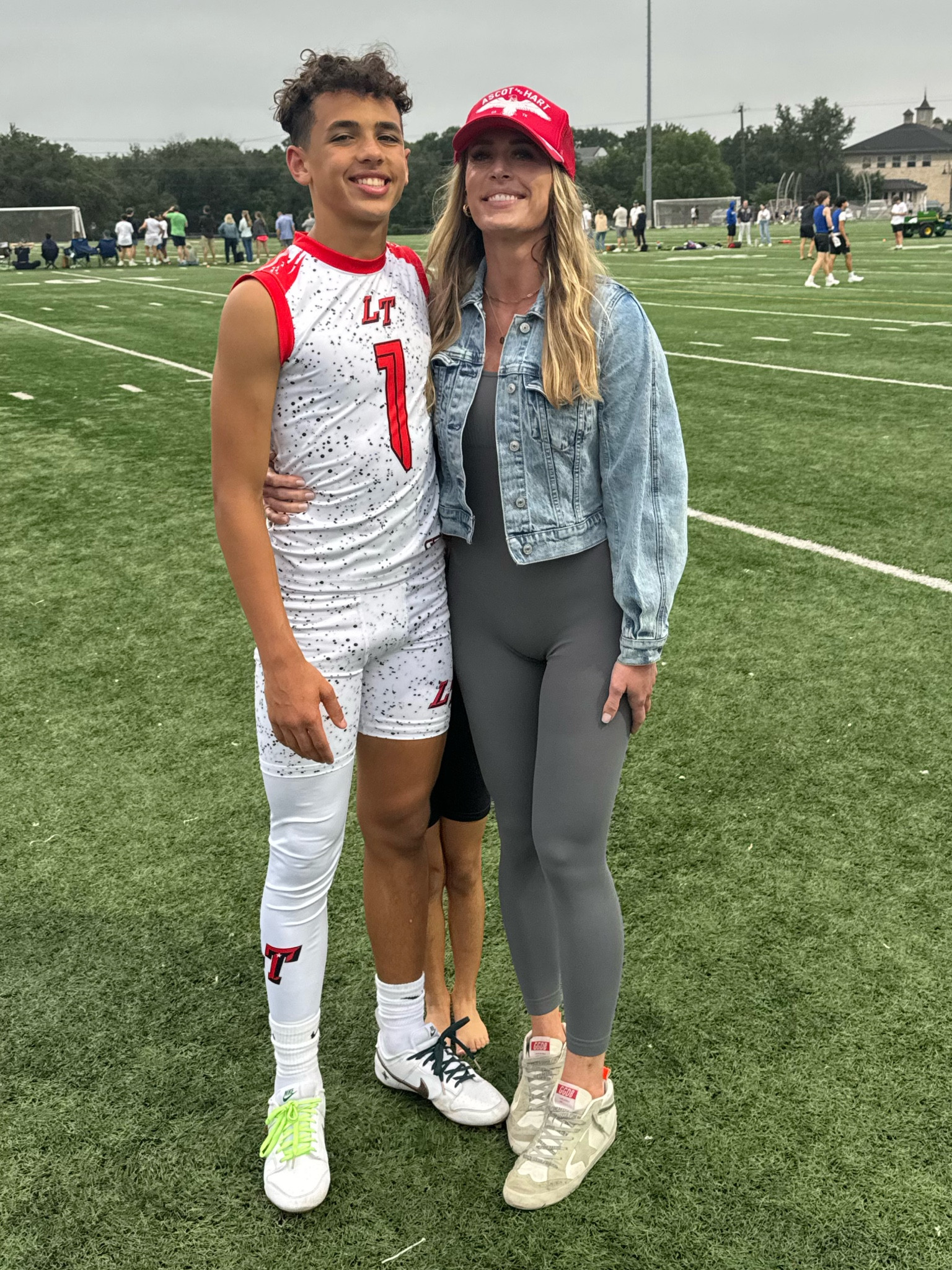 Football mom outfit 🏈 

#LTKfitness #LTKfindsunder50 #LTKActive