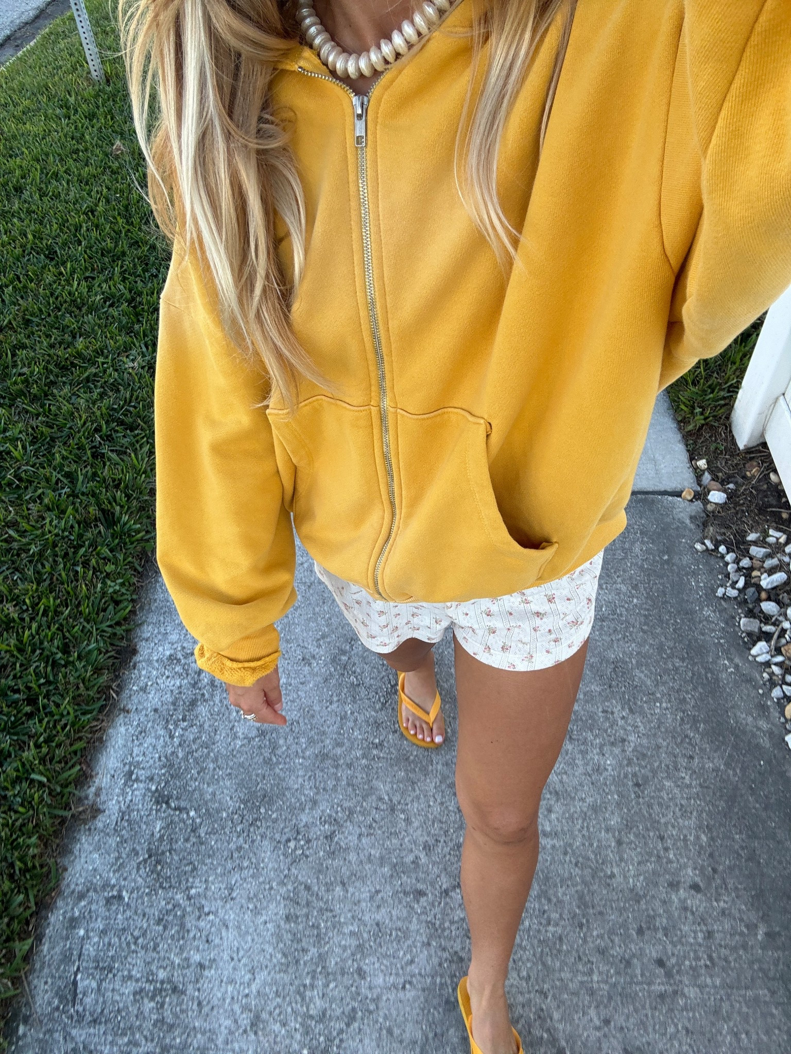 PRESLEY15 for necklace $$$


#LTKFindsUnder50 #LTKCyberWeek #LTKGiftGuide