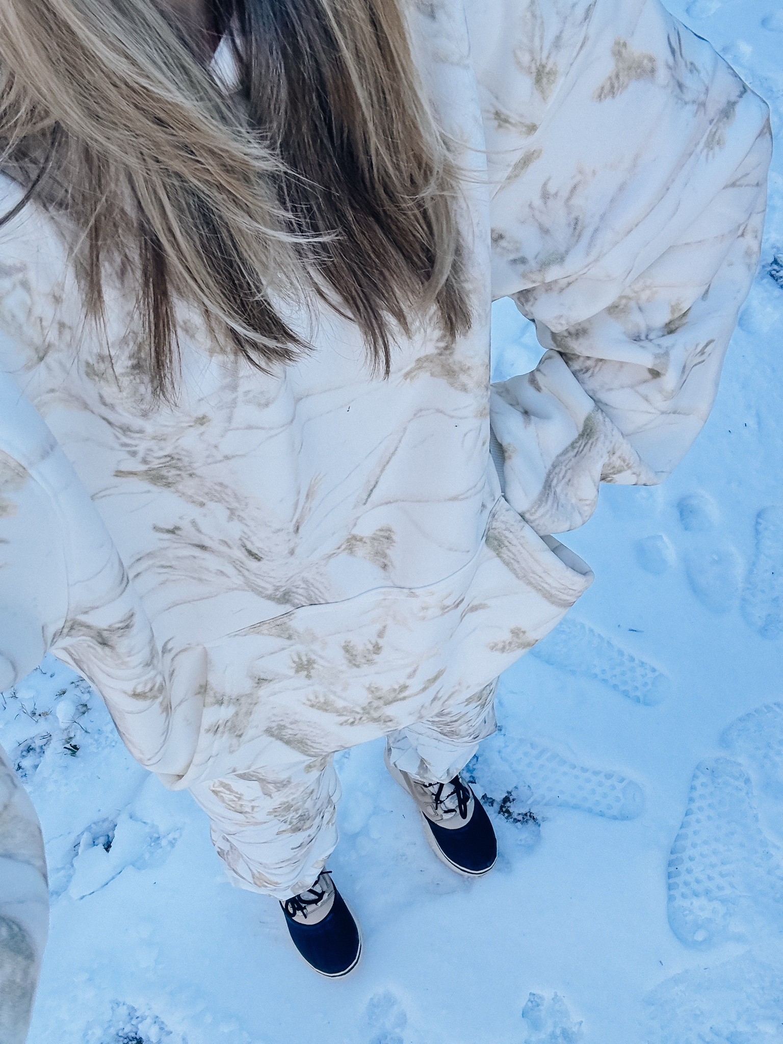 Snow Day camo fit! Wearing medium sweatshirt and small sweatpants! 