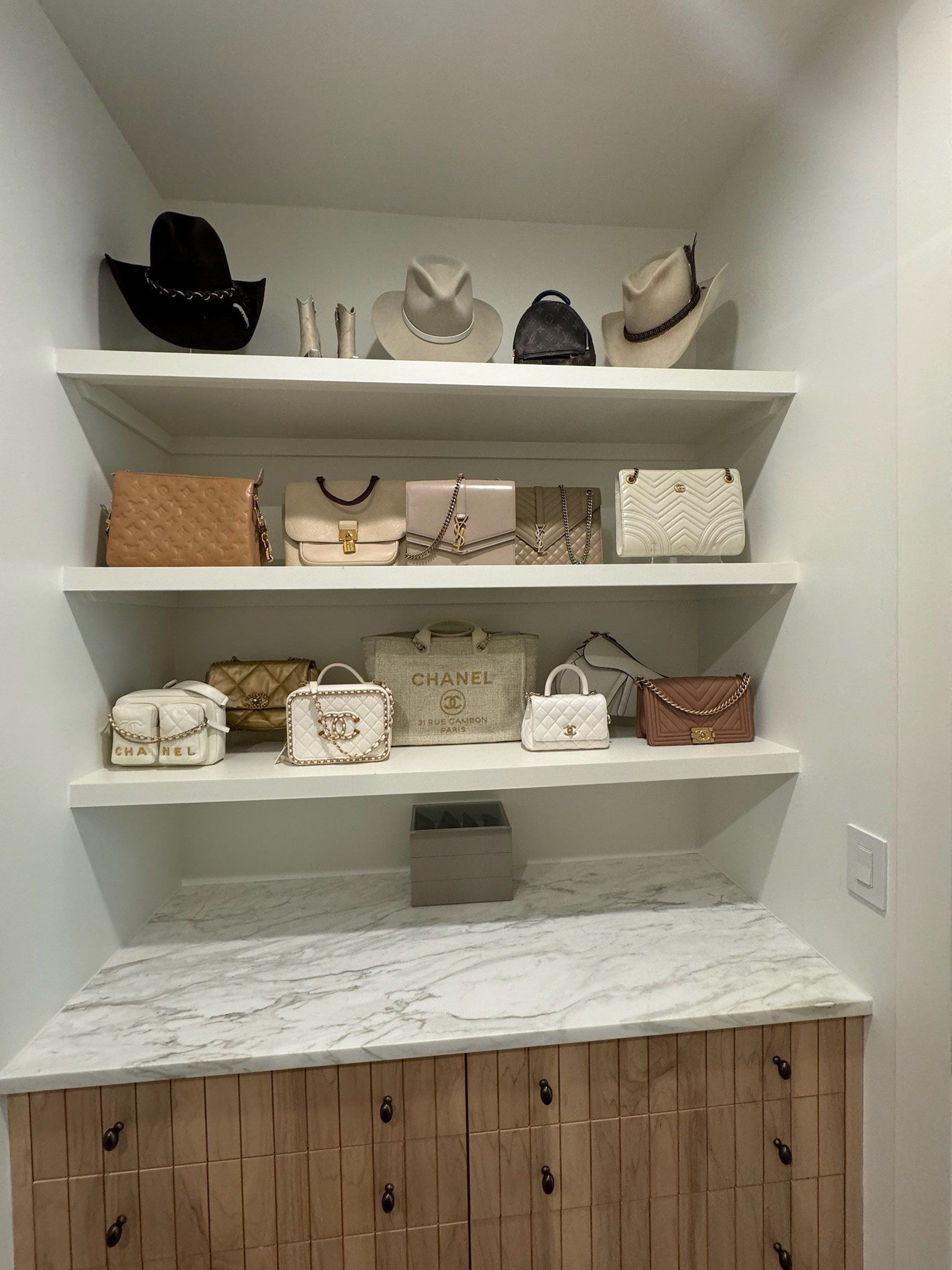 Emily Travis’ hat and handbag collection deserves to be highlighted in her closet with the best organizing products #closet #organizing

#LTKHome