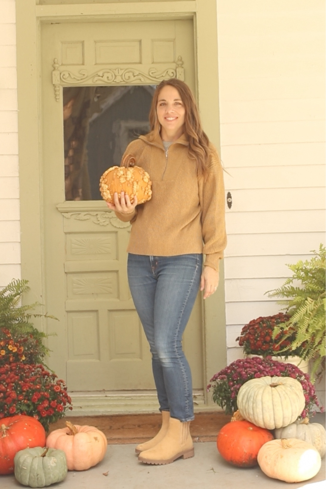 We have a fall party nearly every week in October and November. Plus hitting up the pumpkin patch every chance we get! I put together my “uniform” for the new season with some cozy @walmartfashion staples that are comfortable but also make me feel put together! #walmartpartner #walmartfashion