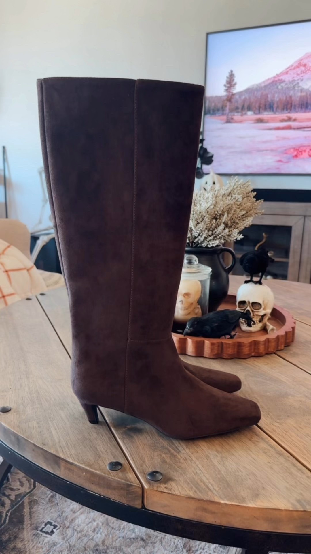 I cant believe these are from Walmart! These stunning chocolate brown faux suede boots are 10/10! Keep checking back for restocks if your size is sold out!



#LTKFindsUnder50 #LTKShoeCrush #LTKStyleTip