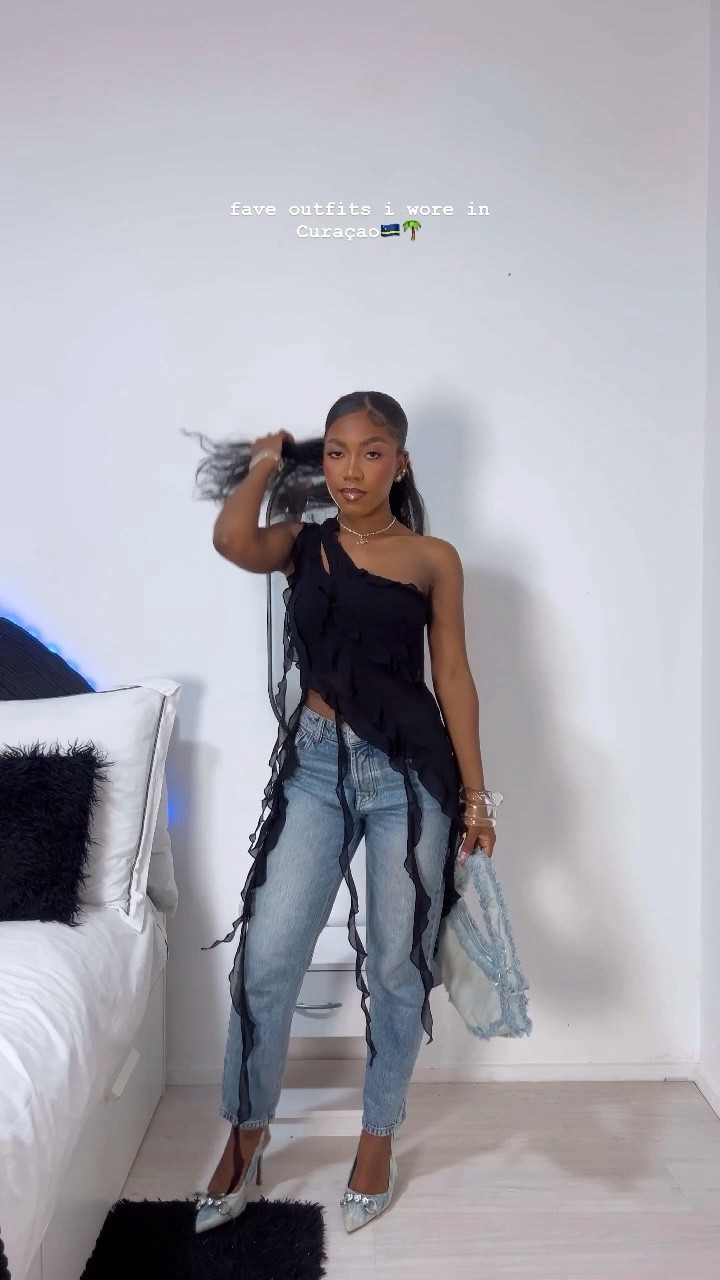 fave outfits i wore in Curaçao🌴

black ruffle top. haltertop met ruches. vacation outfit. holiday outfit. tropical vacation outfits. sunny vacation outfits. casual outfits. night out outfits. mom jeans. denim outfits. denim shorts. beach cover up. beach outfits

#LTKeurope #LTKstyletip #LTKtravel