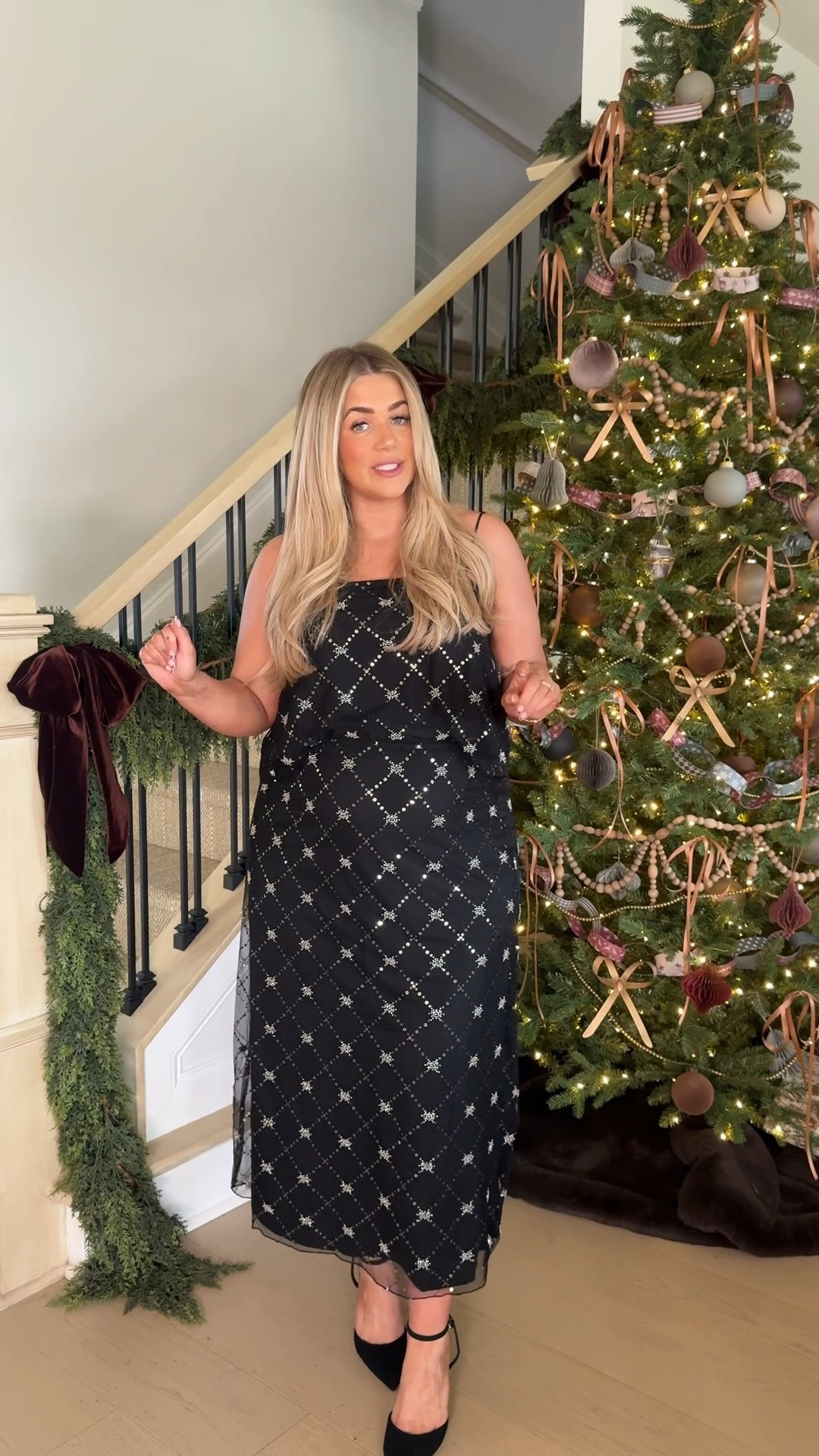 So many cute festive finds @americaneaegle right now!! 🎄✨ Wanted to share a few that would be perfect for your next party, Christmas service, NYE or even girls night in. #AEPartner #AEJeans 

Sparkly skirt — XL 
Sparkly top — large 
Black bow dress — medium (size down) 
Plaid dress — large 
Comfy set — XL 

