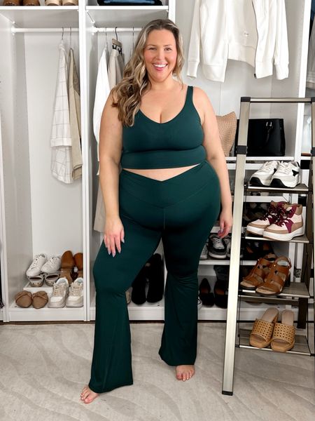 XXL Outfit from Aerie on my size 18/20 body! Right now you can get 30-40% off almost everything (offer expires on 4/2/24 @ 5:00 AM EST)

Remember the blue crossover waist flare leggings from earlier? Well I got them in green too! I paired them with this SUPER comfy matching low-impact sports bra. I am a 42DD and feel like if my chest was any bigger at all it would not fit, so be advised! 

#LTKstyletip #LTKplussize #LTKsalealert