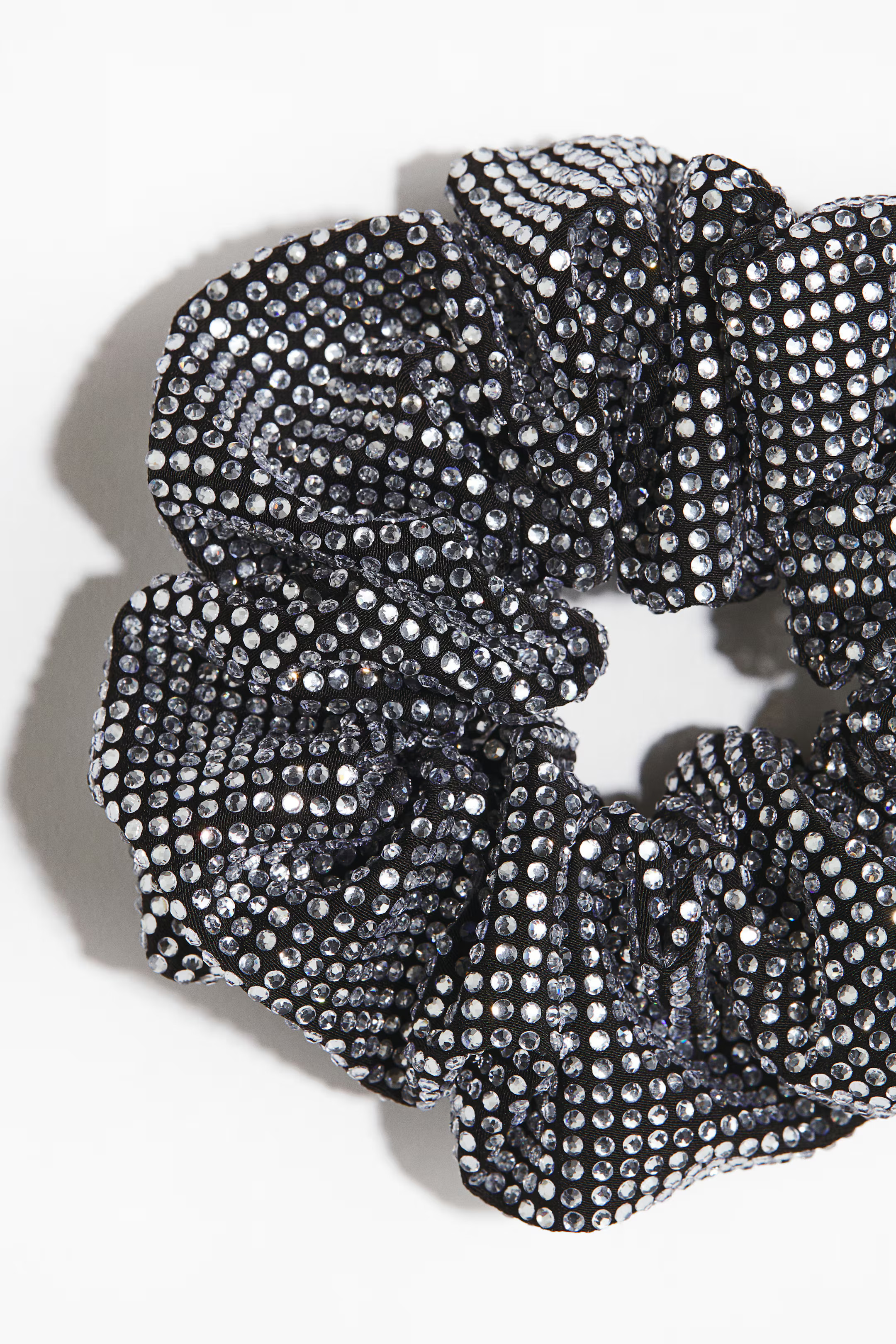 Rhinestone-embellished scrunchie | H&M (DE, AT, CH, NL, FI)