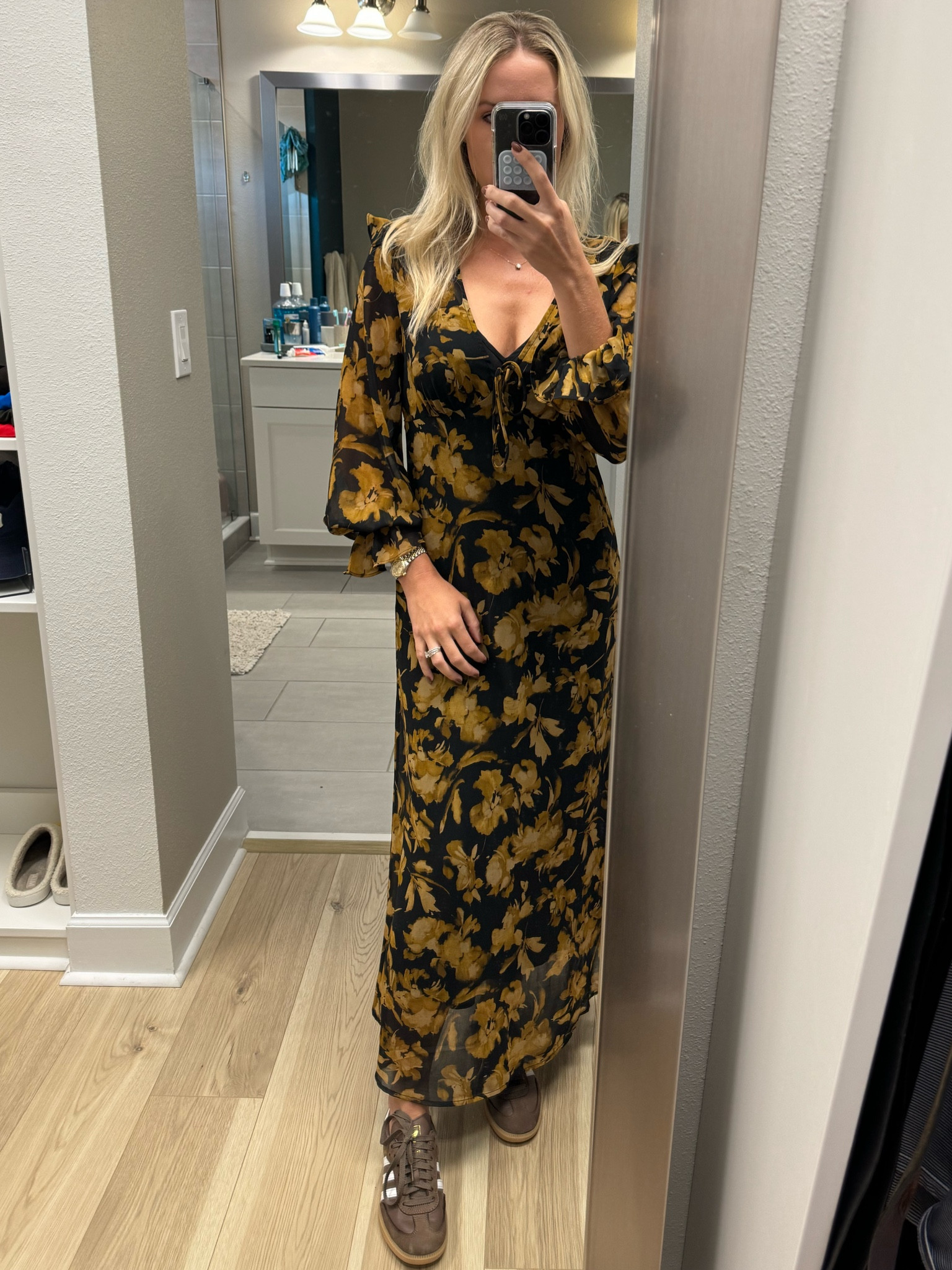 Fall dress - patterned dress - family photo outfit - target - adidass

#LTKFindsUnder50 #LTKHoliday #LTKSeasonal