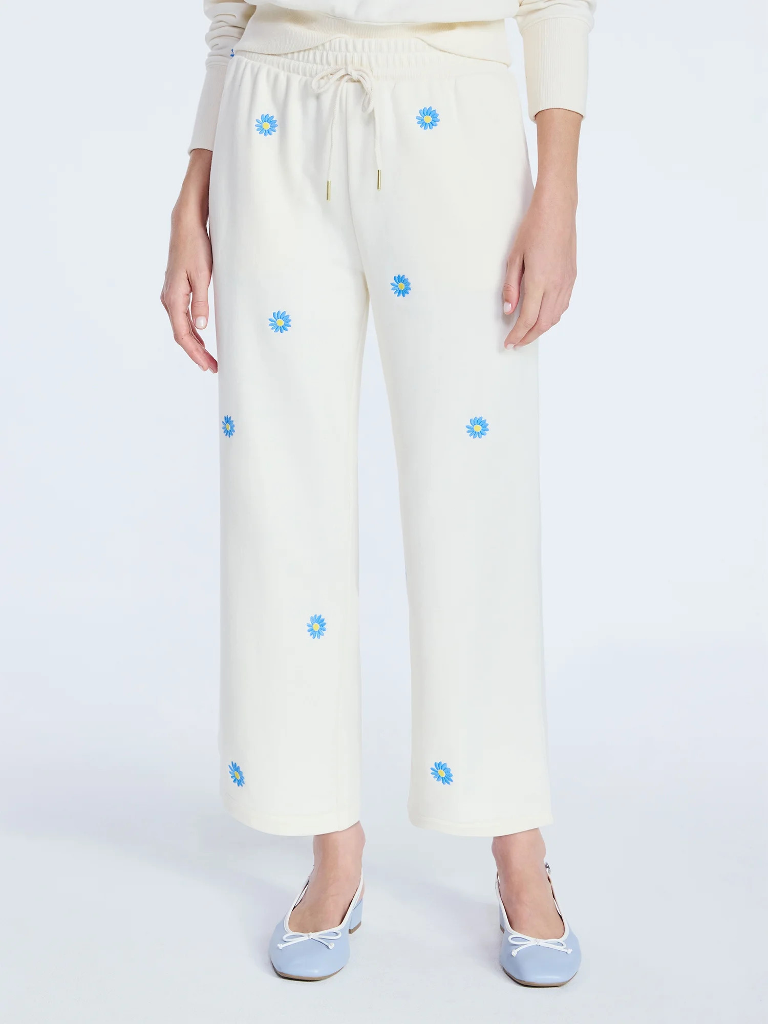 Free Assembly Women's and Women's Plus Embroidered Cropped Sweatpants, 23" Inseam, Sizes XS-4X | Walmart (US)