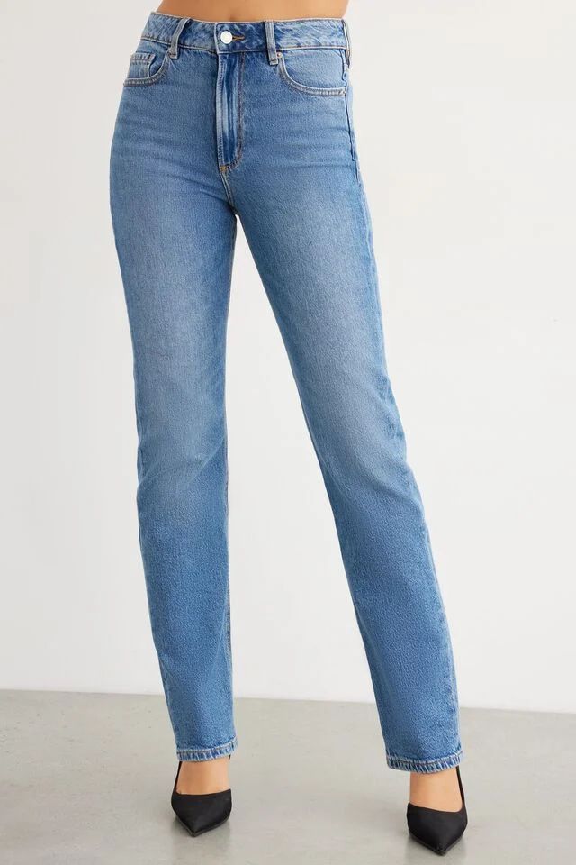 Chiara Slim Straight Jeans | Dynamite Clothing
