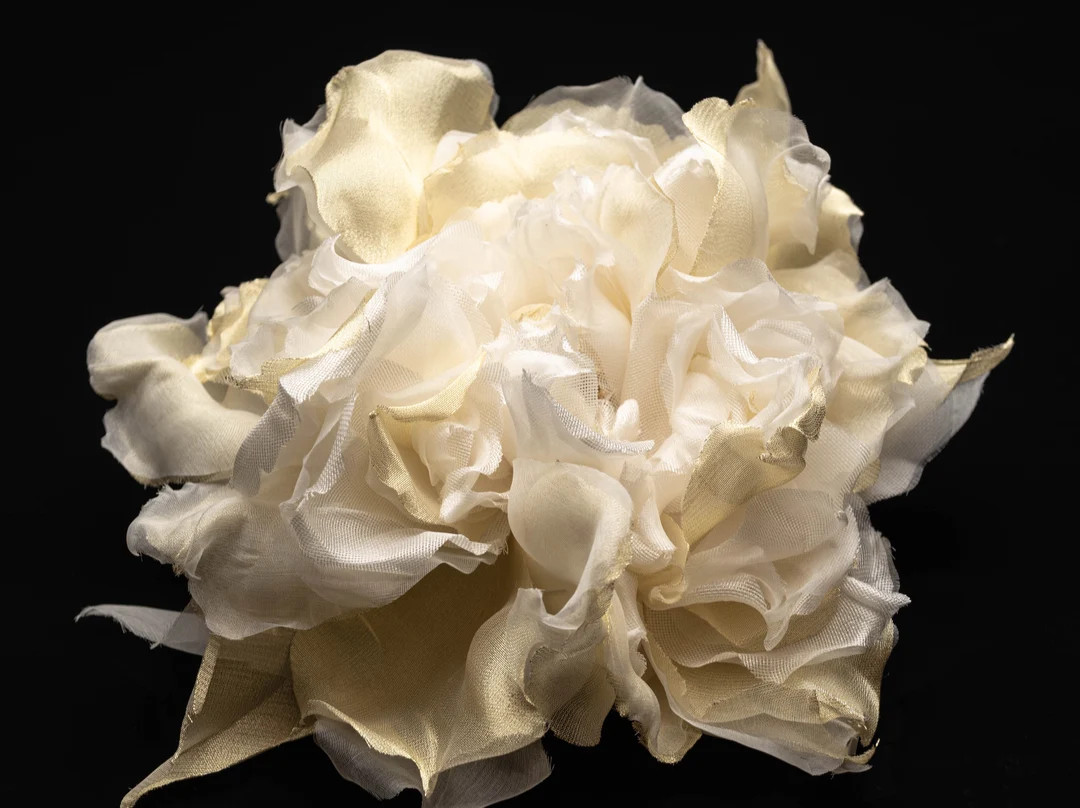 Seidenrose Anstecknadel • Seidenblumenbrosche • Handgemachte Blumenbrosche | Etsy (US)