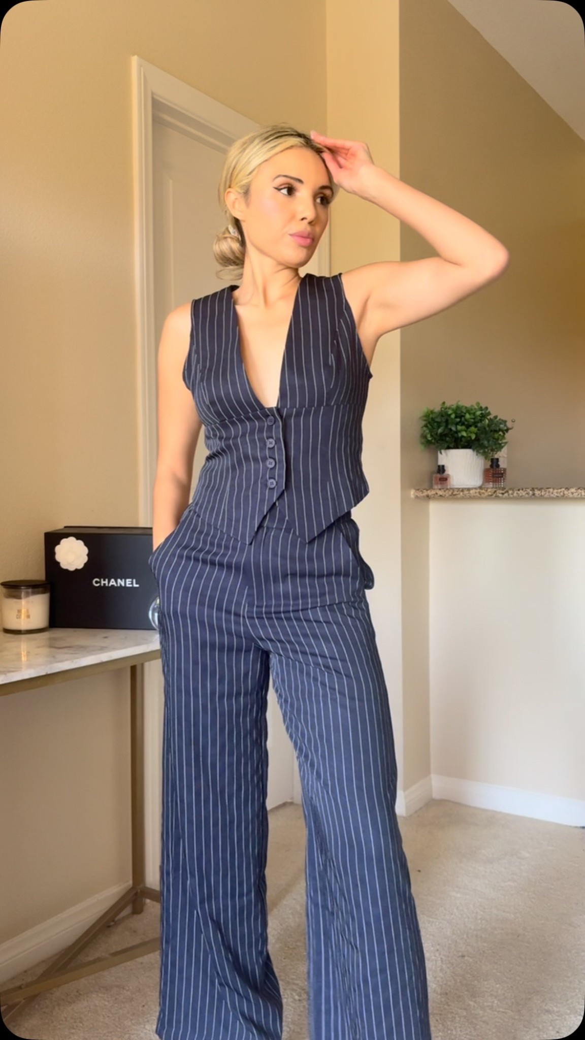 Work two piece set, pinstripe outfit, boss babe outfit for the office, cider 
.
.
.
.
.
.
#buisnesscasualoutfit #twopiecepantsset #shopcider #cidergang #pinstripeoutfit #wearthisnext #wearthis #grwmreel

#LTKSeasonal #LTKStyleTip