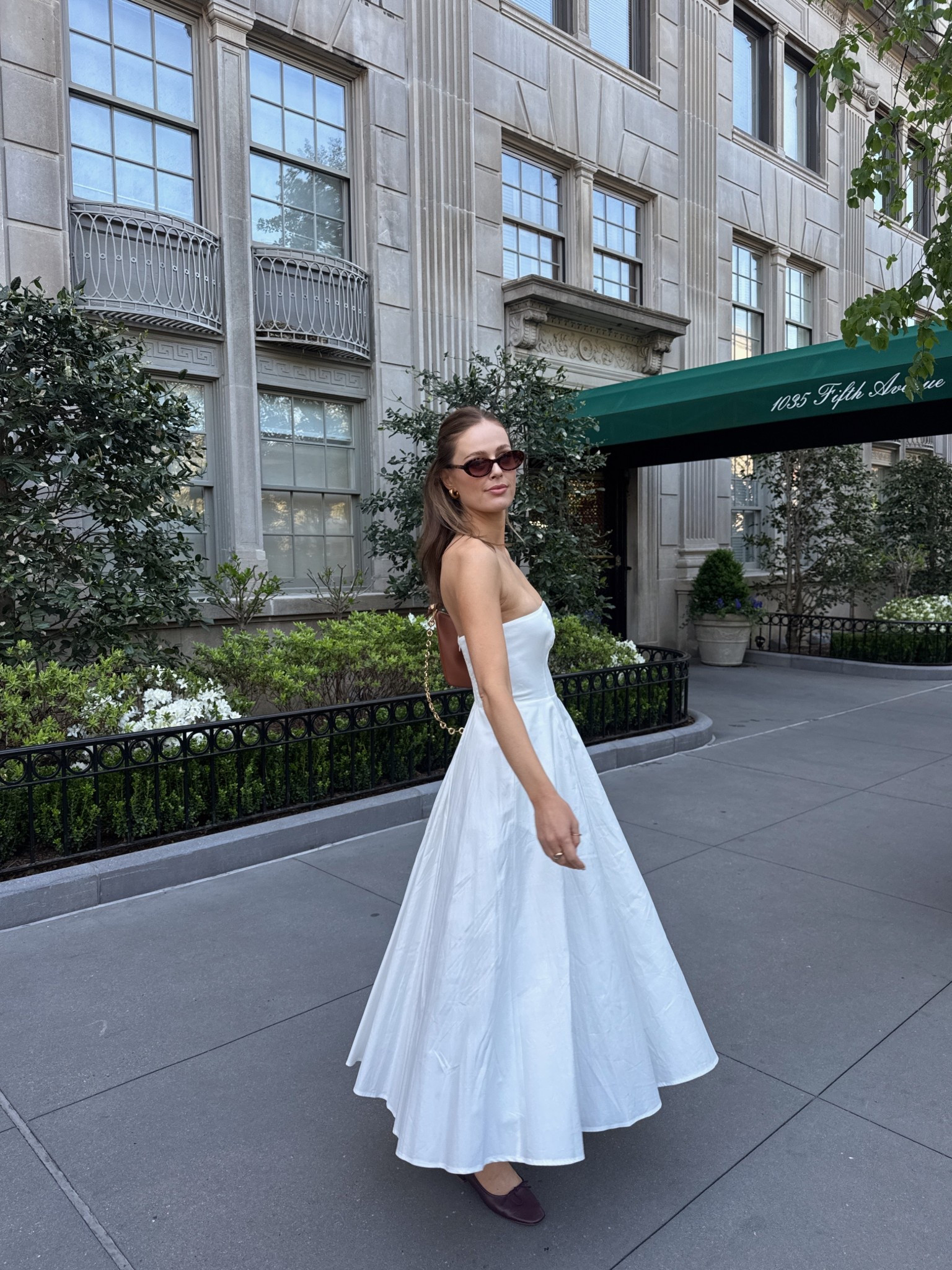 White dress - perfect for summer! Has built in tulle in the skirt 