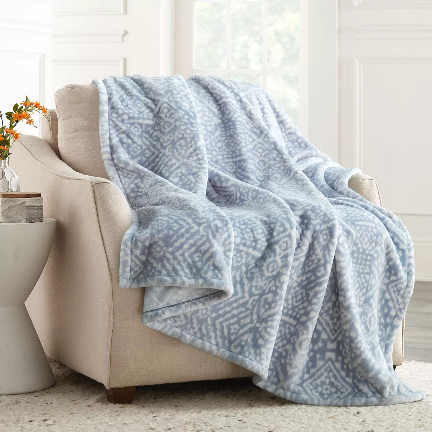 Member's Mark Lounge Throw, 60" x 70" (Assorted Colors) | Sam's Club