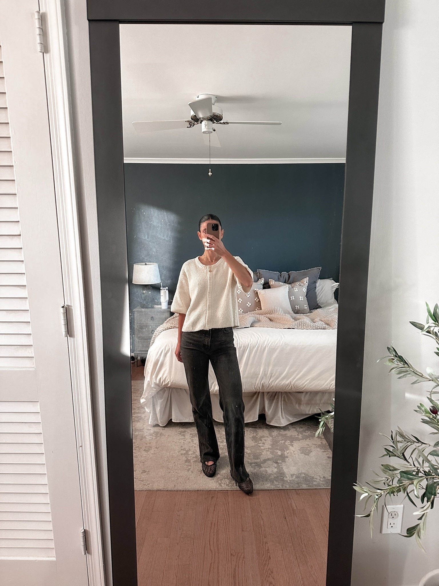 Casual office ootd

Sweater is old aerie
Mesh ballet flats are last year from H&M

#LTKootd #LTKWorkwear #LTKPetite