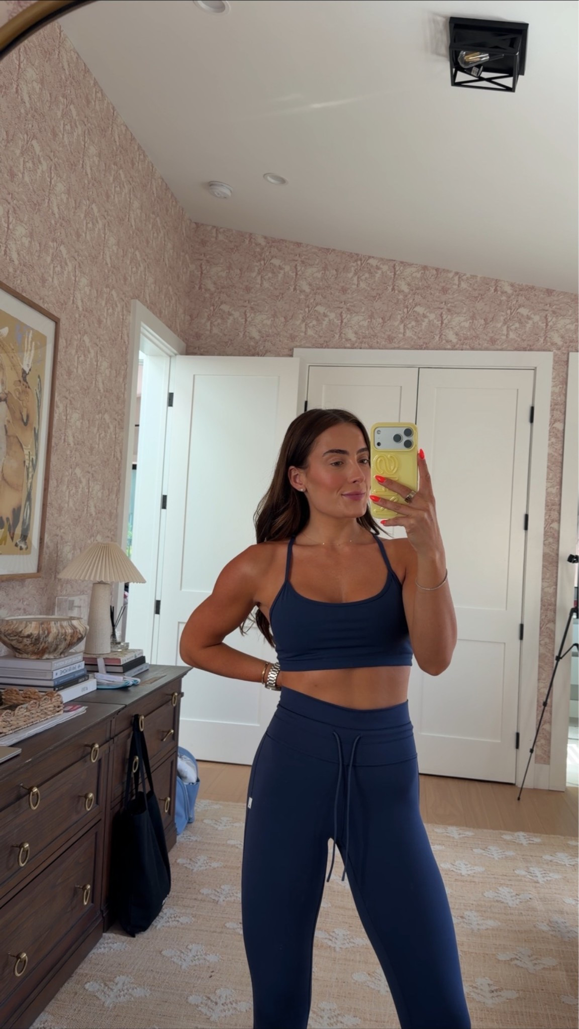 Set is linked!! Linked as much office furniture as I could as well :) #activewear #summer #summeractivewear