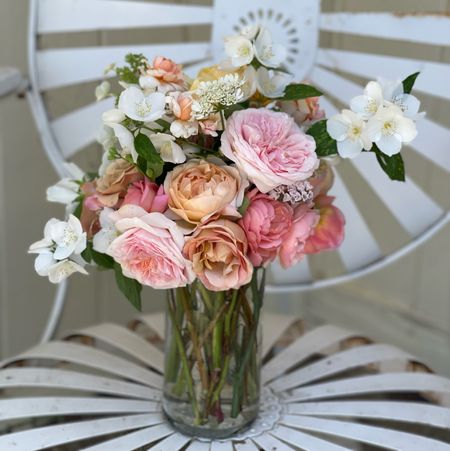 My favorite Walmart glass vase filled with garden roses from my family flower farm in Northern California! 💖🌸 

#LTKfindsunder50 #LTKhome #LTKfindsunder100