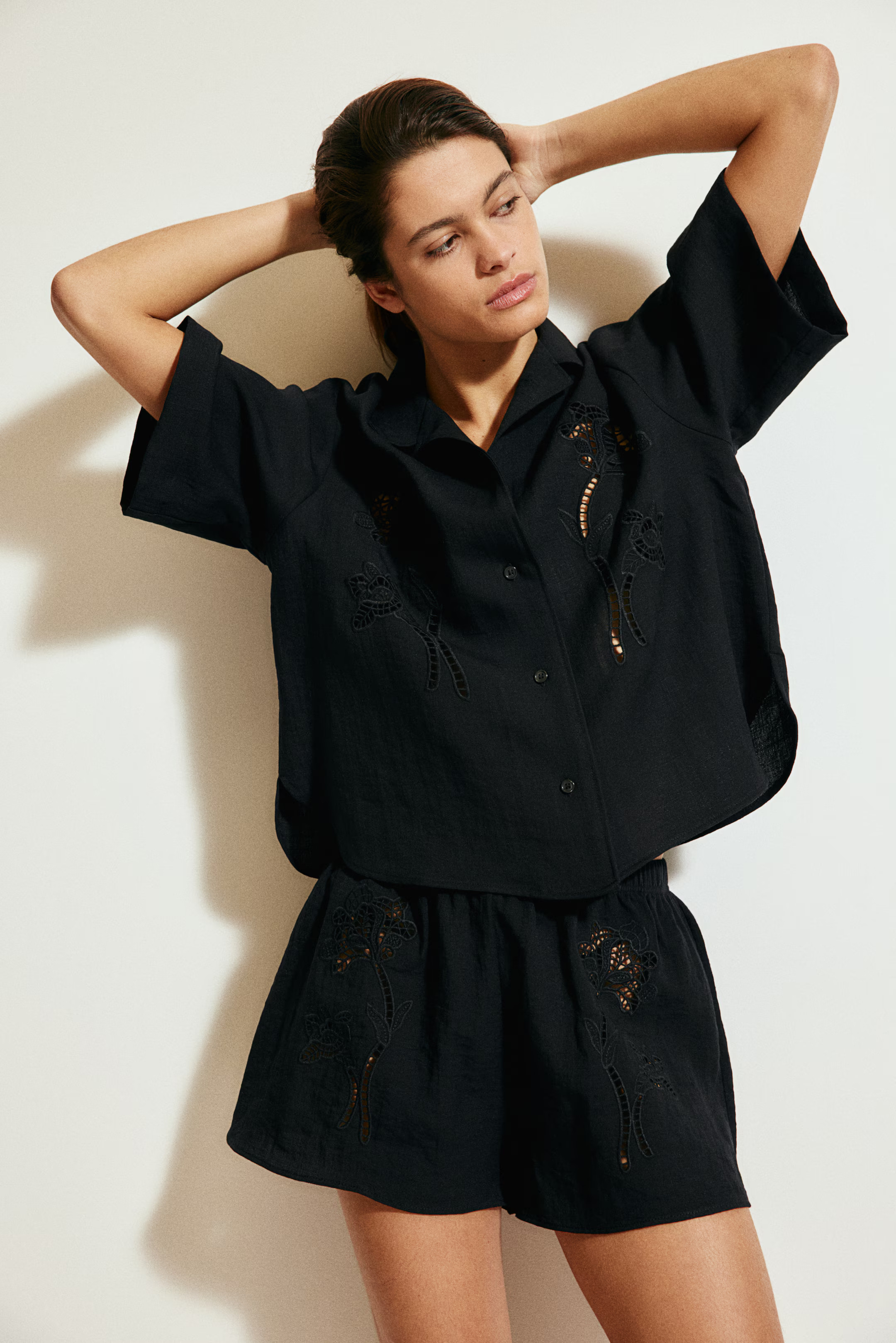 Broderie anglaise shorts | H&M (UK, MY, IN, SG, PH, TW, HK)