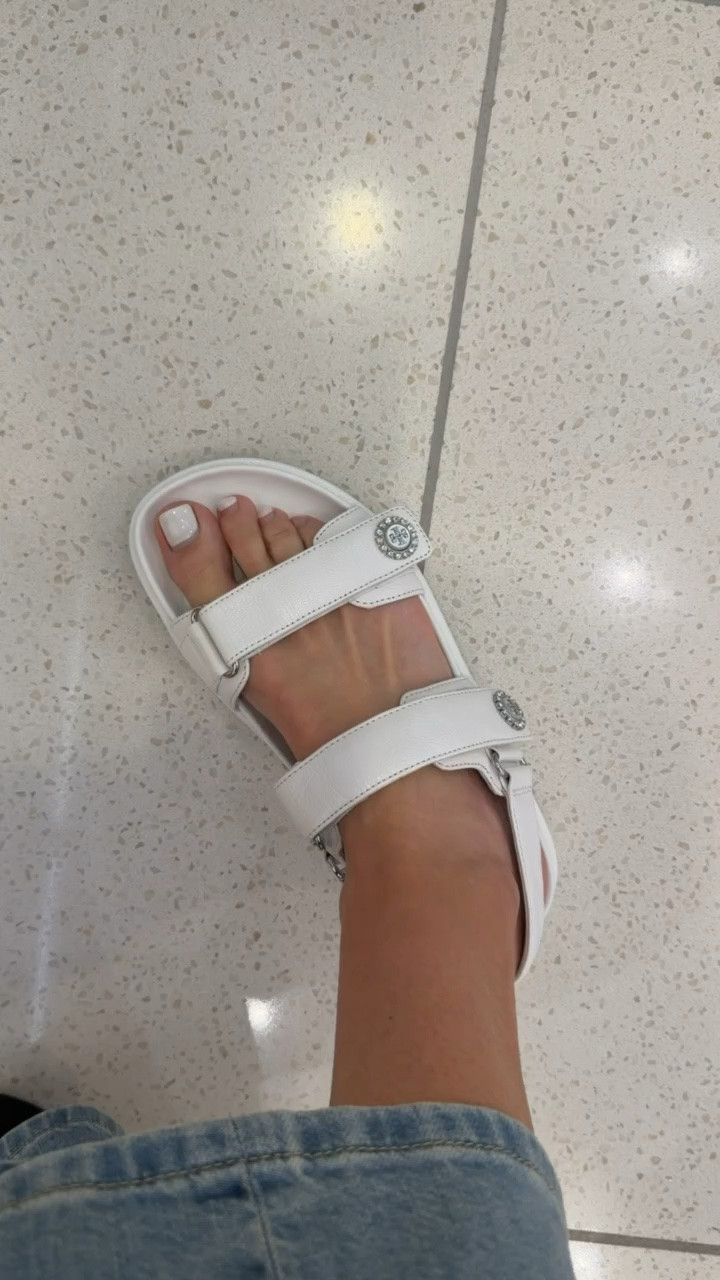 Gorgeous Tory Burch sandals, size up half size.

summer shoes, vacation shoes, vacation sandals, everyday sandals, tory burch, nordstrom finds, annabrstyle