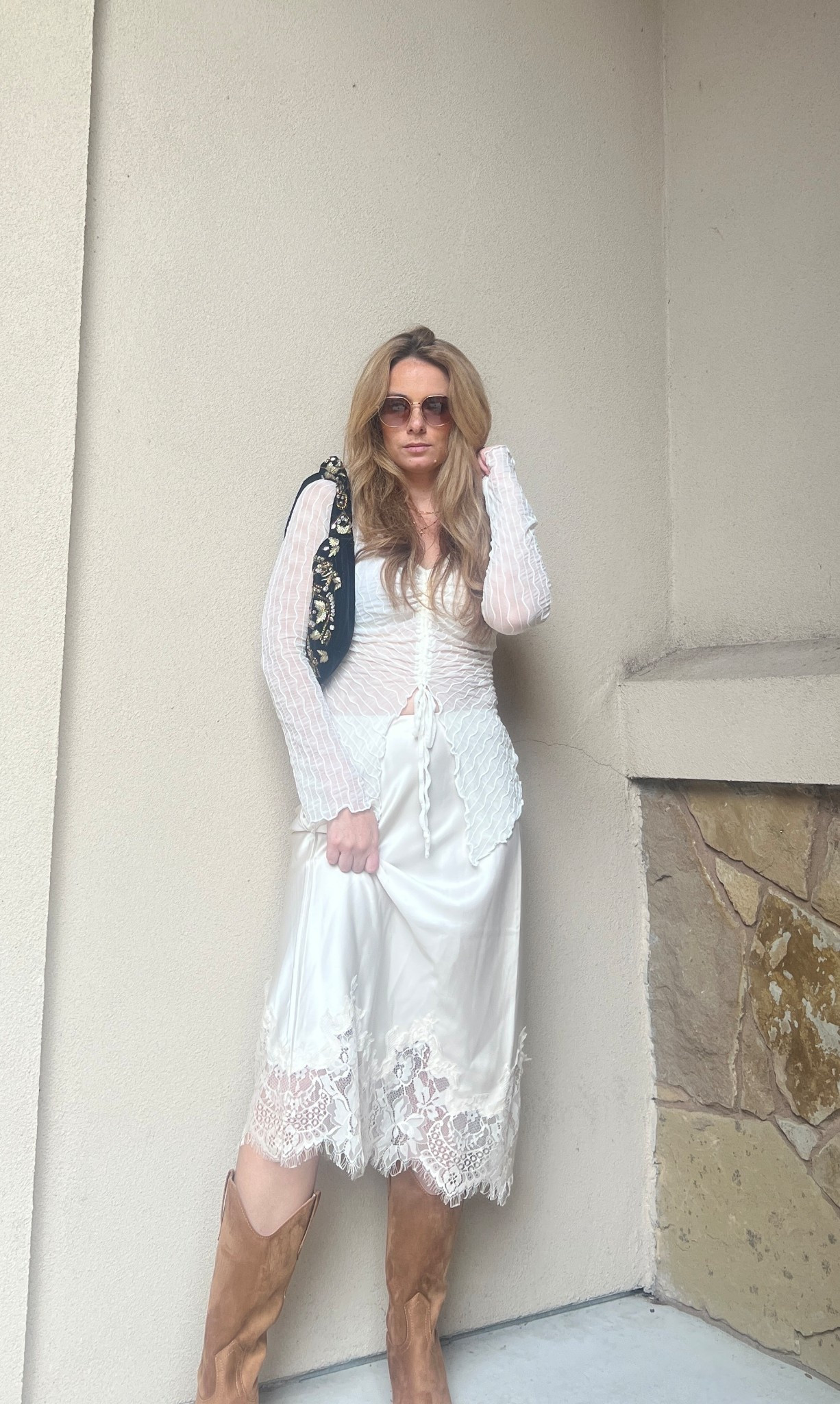 White on white outfit in this trendy slip lace skirt 
So effortlessly chic! 


Spring outfits 2026
Date night outfit 
