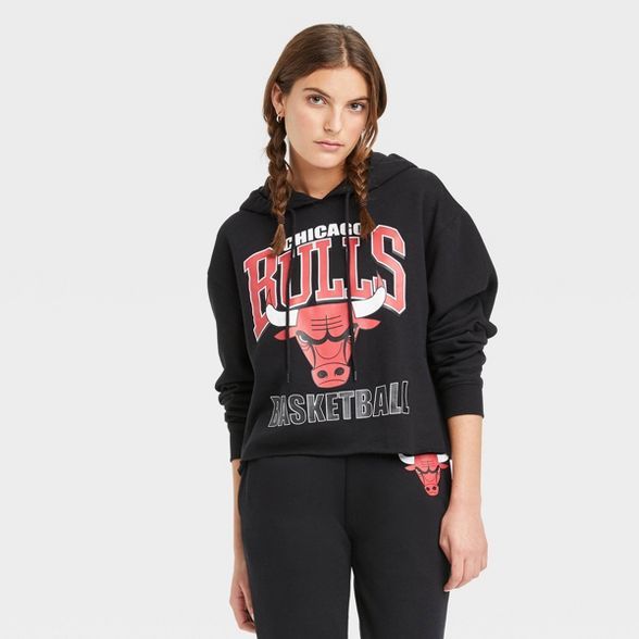 Women's NBA Chicago Bulls Hooded Graphic Sweatshirt - Black | Target