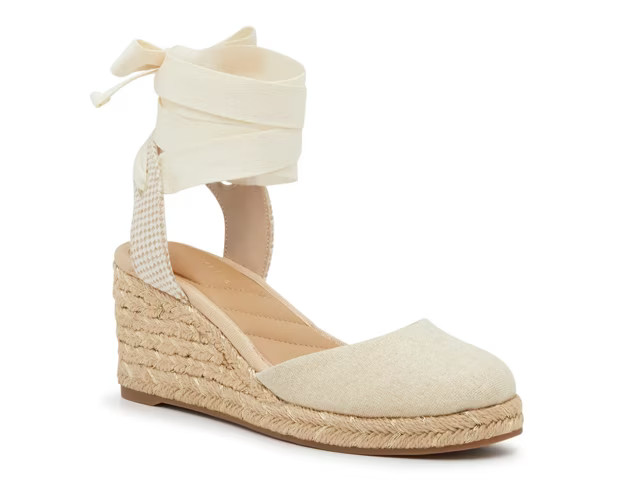 Kelly & Katie Goldie Wedge Sandal | DSW