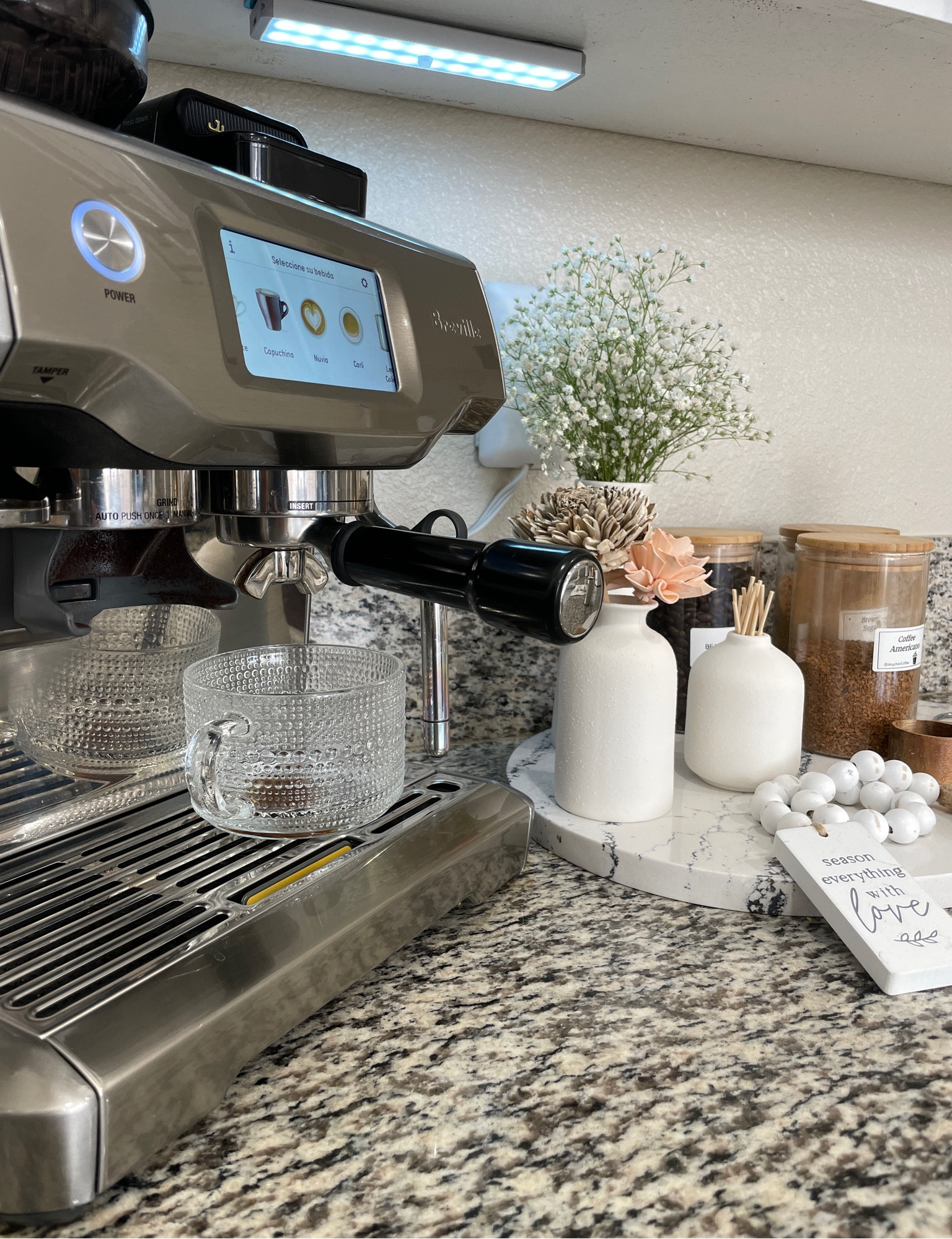 Lunes con toda la actitud 🥰 cafecito en mano y listo ☕️ esta será un a excelente semana para todos 🙏 saludos corazones 💕 

#LTKVideo #LTKU #LTKhome