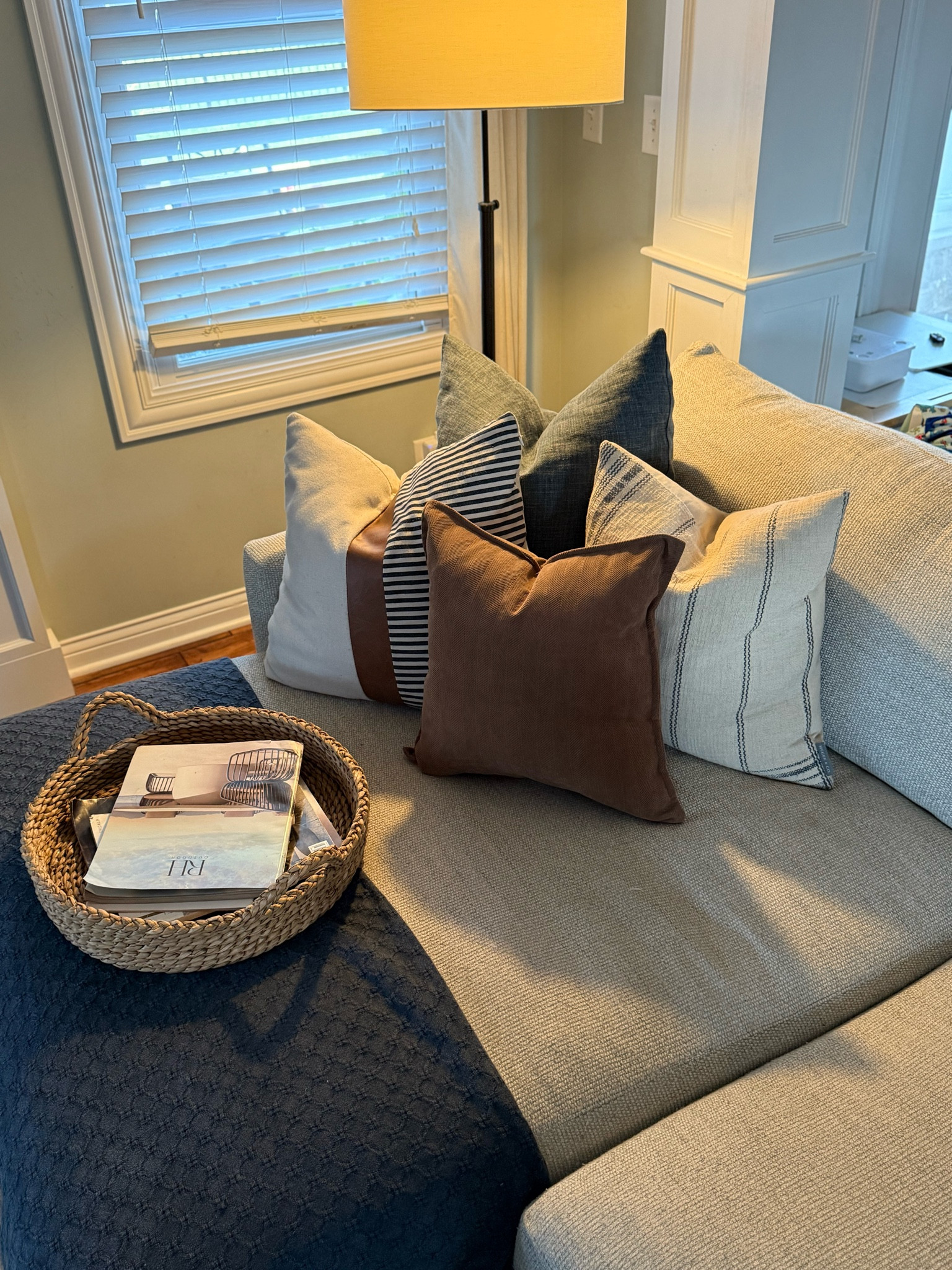 Pillow covers & pillow decor

Amazon, target, pottery barn, throw pillows, home decor, crate and barrel 


#LTKHome #LTKFindsUnder100