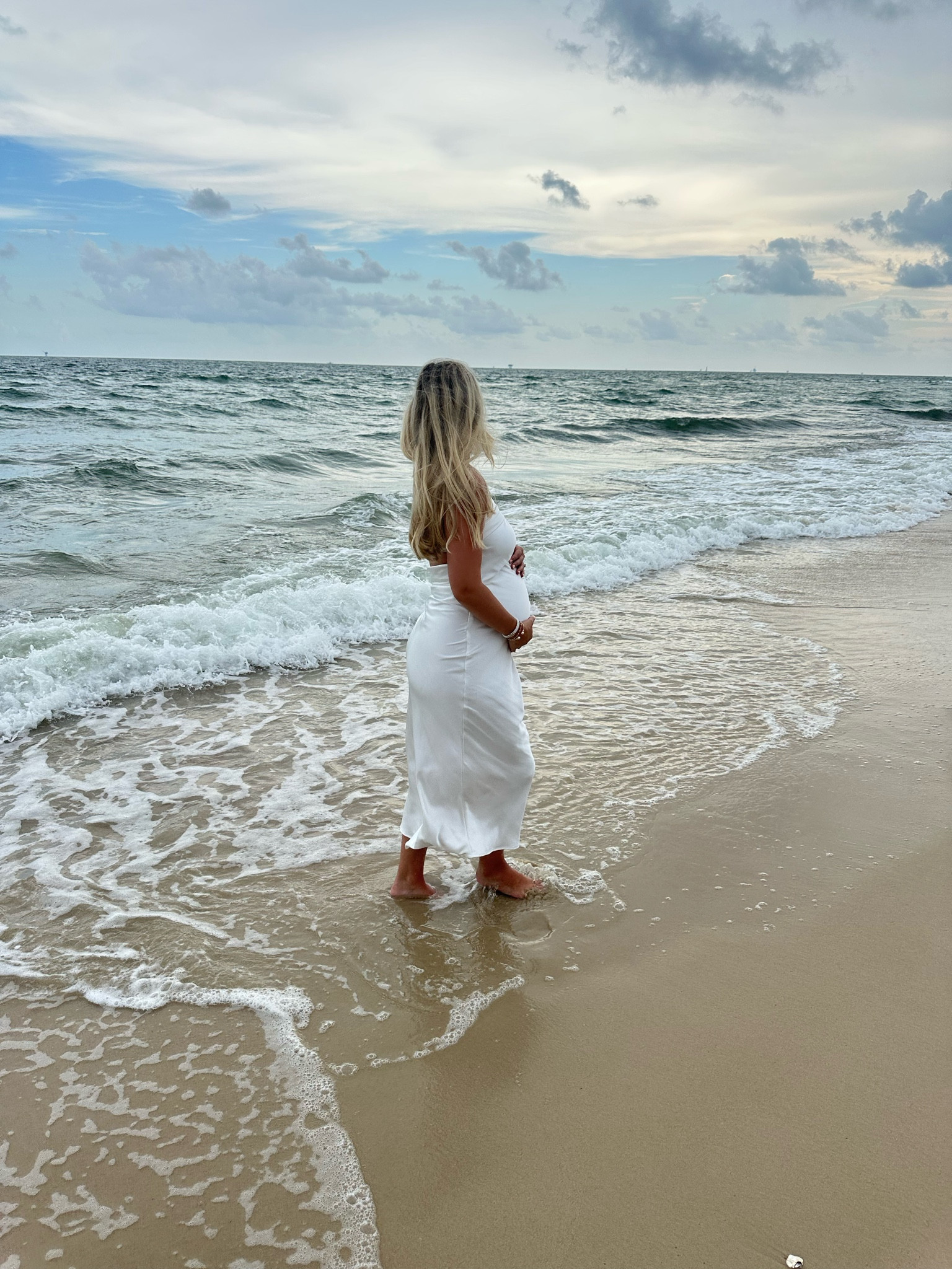 Perfect silk dress maternity or not! I’m wearing a Medium and 7 months pregnant! Good price and quality 

#LTKFindsUnder100 #LTKSummerSales #LTKBaby