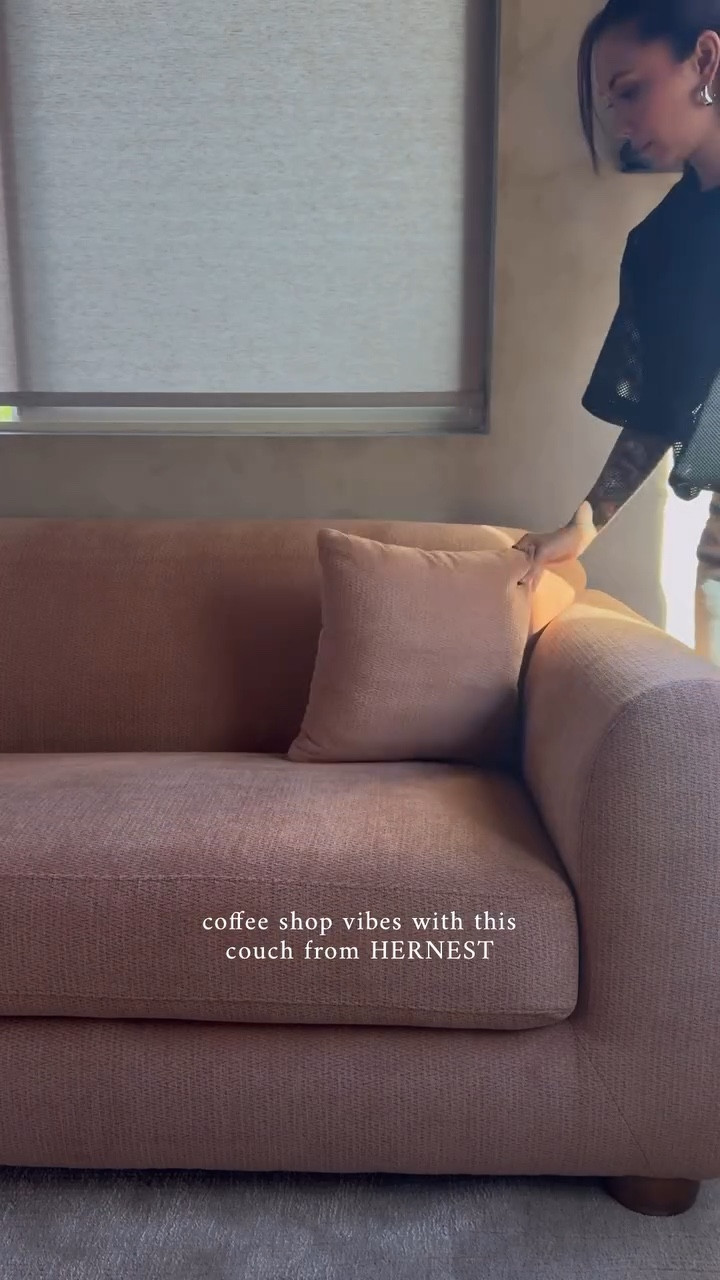 My kitchen nook feels extra cozy with the stunning Frosta Sofa from @hernest_official. The color, the texture and the quality are perfection. The perfect fit to making my kitchen nook feel like a cozy coffee shop vibe. 

Follow @lifelybyrosa and comment shop for link 🔗 or Link in bio use code ROSA gives 20% off.
 
#WinterAtHernest #HernestforChristmas #myhernesthome #kitchennook #organicmodern #homedecor #decorideas