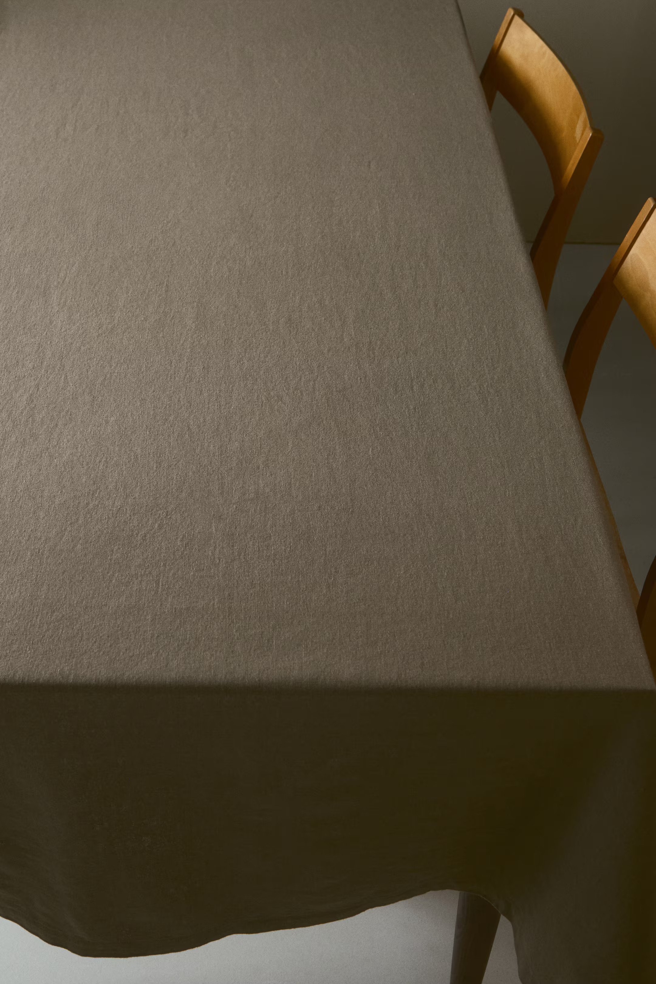 Linen-Blend Tablecloth | H&M (US + CA)