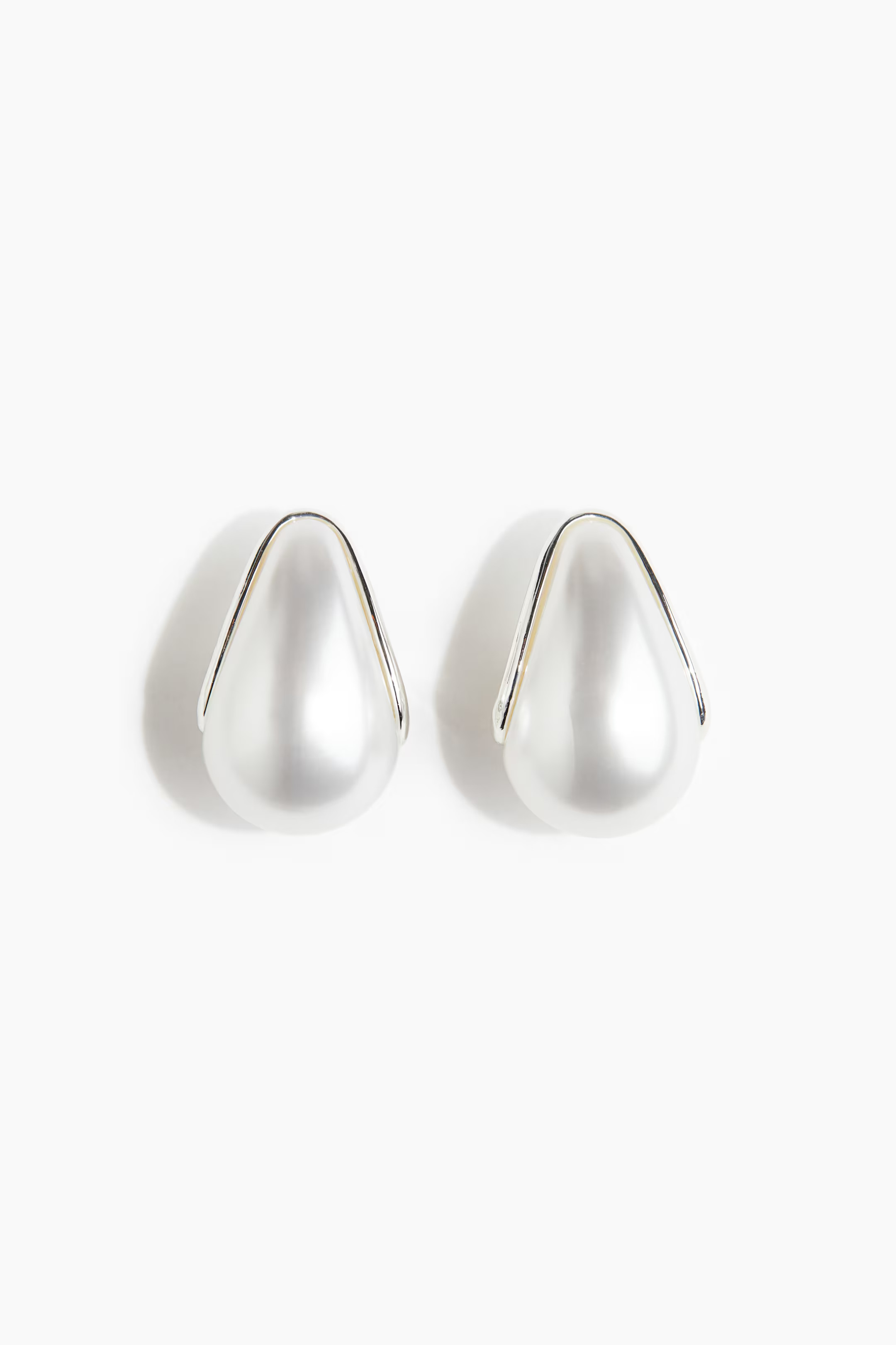 Chunky dome earrings | H&M (UK, MY, IN, SG, PH, TW, HK)