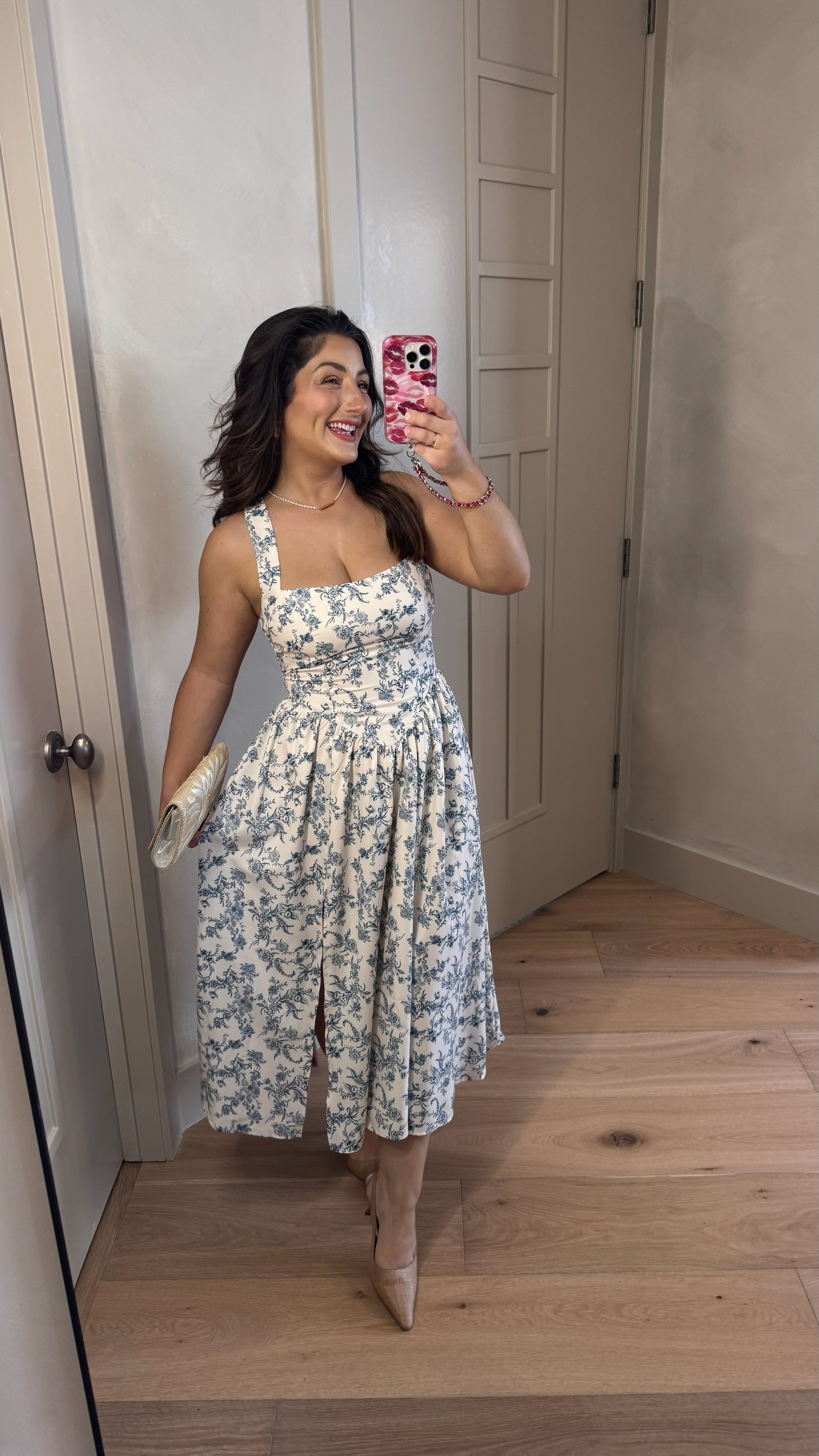 Gorgeous floral dress for spring, summer and vacations! 

Size small
5’0” 140lbs 

#LTKPetite #LTKootd #LTKSeasonal