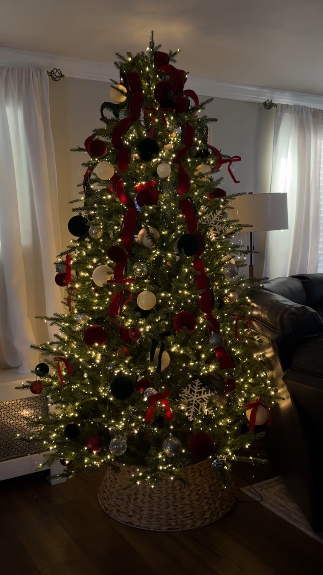Our Christmas tree 🎄 (can’t believe Christmas is around the corner!)

#LTKHoliday #LTKHome #LTKSeasonal