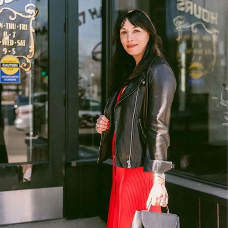 Madewell leather jacket is 25% off along with other Madewell favorites. Wearing a medium. 

#LTKsalealert #LTKover40