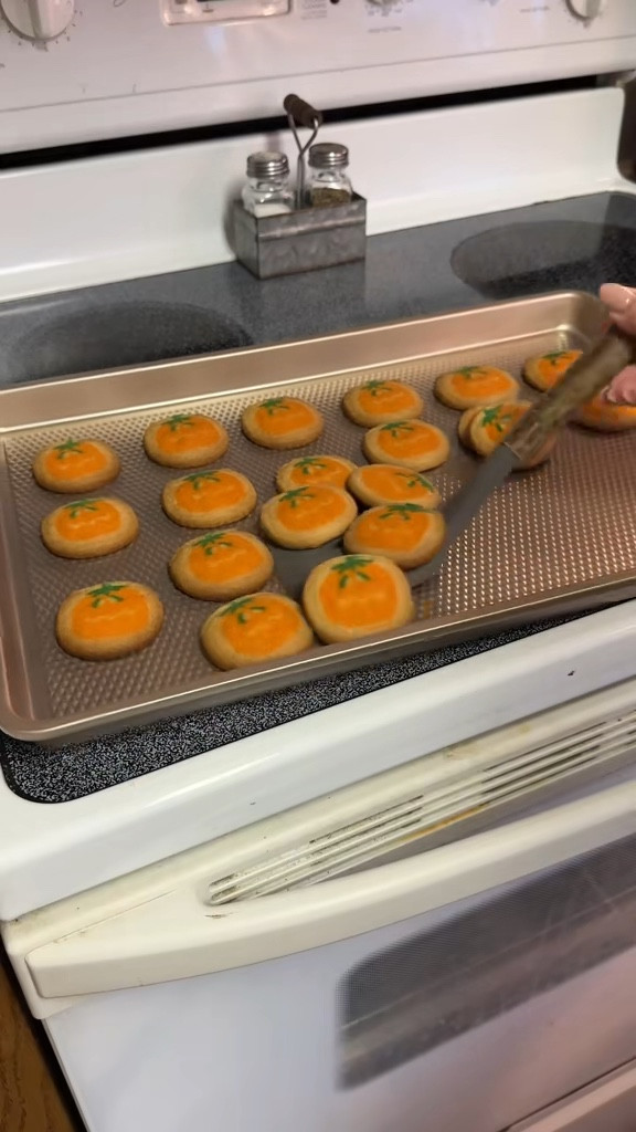 Mom-approved bakeware upgrade 🍪 These non-stick, diamond-texture baking sheets make weeknight dinners and weekend cookie baking a breeze—no scrubbing needed! #BakingEssentials #MomLifeHacks #NonStickBakeware #LTKKitchen #EasyCleanup #AmazonKitchenFinds #FamilyMealsMadeEasy #BusyMomMustHaves

#LTKHome #LTKFamily #LTKKids