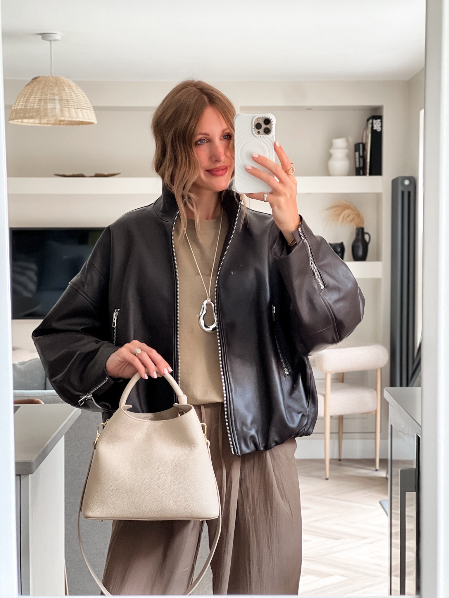 20% OFF ELLEME bags with my code - CHB20

Uniqlo t-shirt size M
Stradivarius drawstring trousers S (on sale)
ELLEME Raisin bag in Nude
H&M stand collar leather jacket (sold out) linked similar 
Pendant - coming soon 🙊

#LTKsummer #LTKuk #LTKbag
