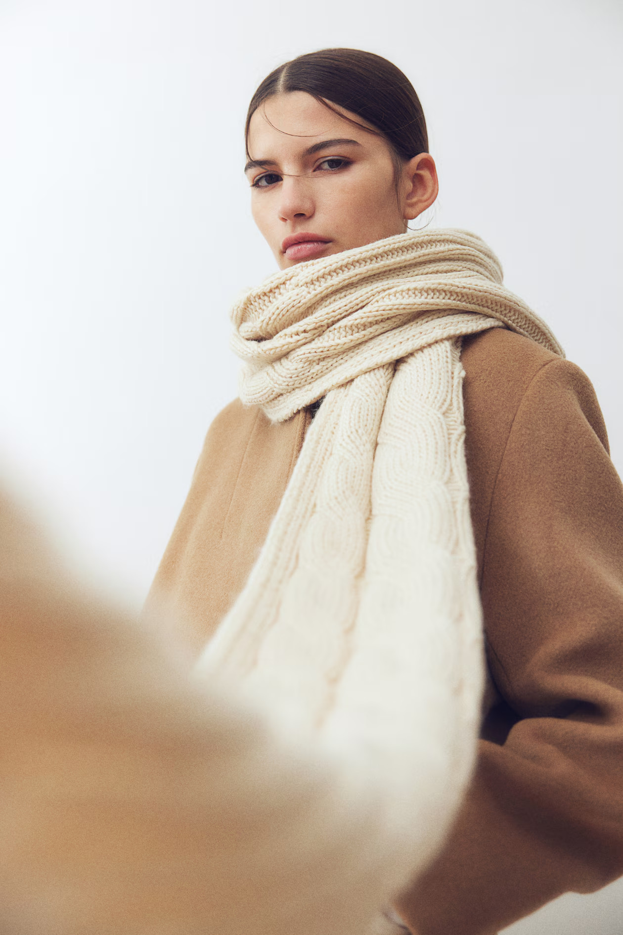 Cable-knit scarf - Light beige - Ladies | H&M GB | H&M (UK, MY, IN, SG, PH, TW, HK)