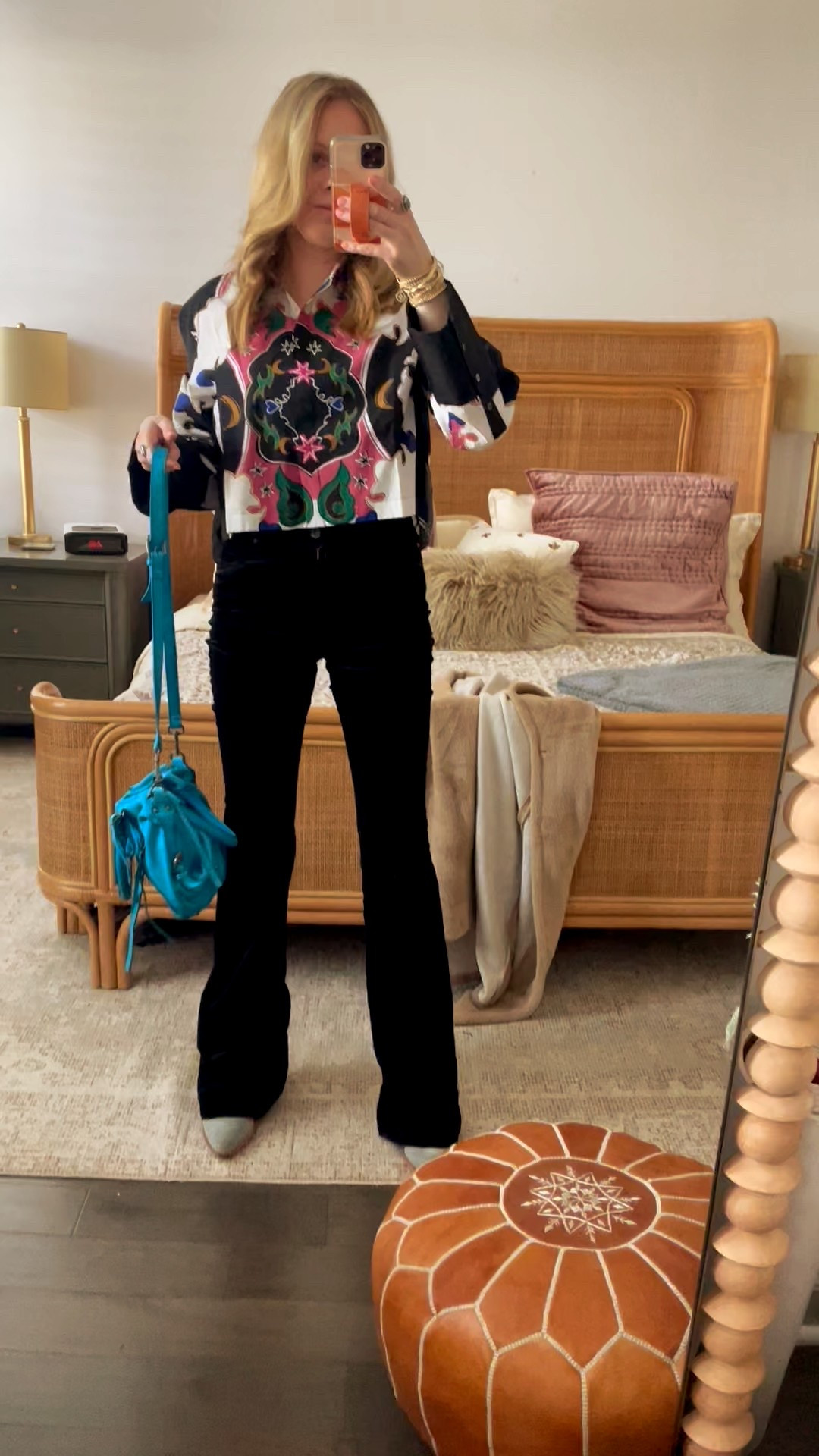 feeling artsy 🩵🎨🖌️🖼️ 
give me all the textures, patterns, and colors #cleobella #velvet #blue #freepeople #ootd 

#LTKValentine #LTKmomlife #LTKgrwm