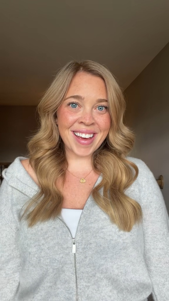 Midsize Cozy Fall Outfit 🩶☁️ I am LOVING this cashmere zip up. It’s soo unbelievably soft. Wearing a size large! 


#LTKSeasonal #LTKMidsize #LTKStyleTip