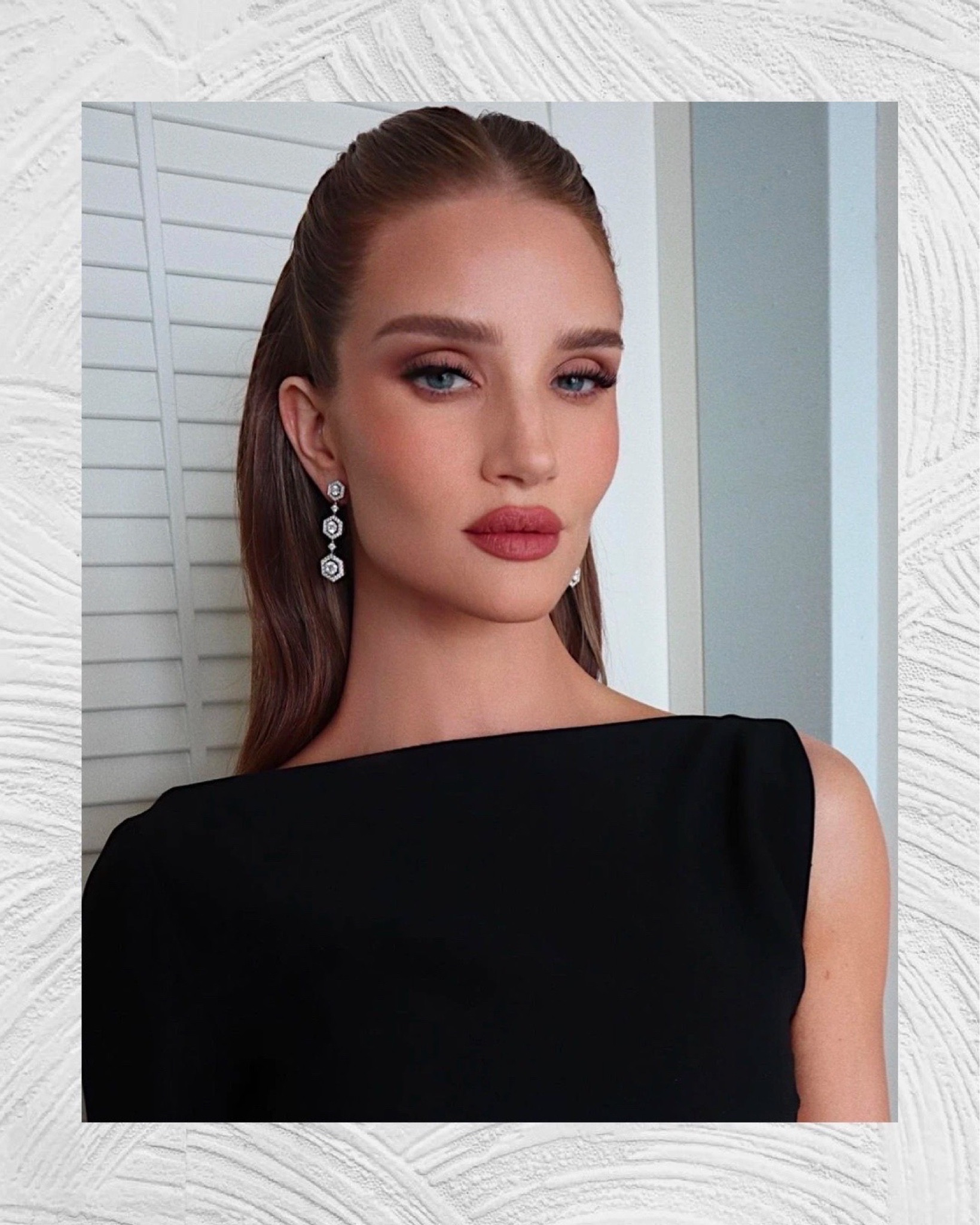 Matte Makeup Is Back And Better Than Ever 💄

Although the beauty industry has been hyper focused on spotlighting hydrated, glowing skin, it looks like things are getting shaken up once again… Because matte makeup is back and bolder than ever! This trend is all about full-coverage foundation, fierce contouring, and the power of baking. It’s the complete opposite of the glass skin trend that has been ruling the beauty world. And trust us, you won’t be able to resist the allure of this striking look. Continue reading on TheCoolHour.com

#LTKstyletip #LTKFind #LTKbeauty