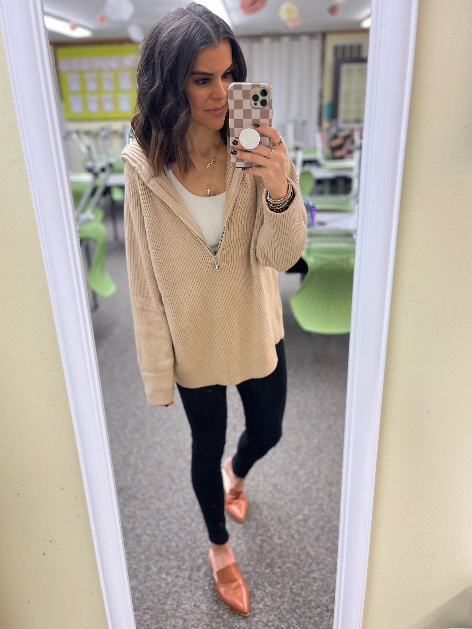 Today’s classroom #ootd

Amazon sweater- sized up 2 sizes to a L
Amazon tank- size M
Abercrombie jeans- size 26, on sale!
Amazon mules, Tts 


#LTKsalealert #LTKSeasonal #LTKstyletip