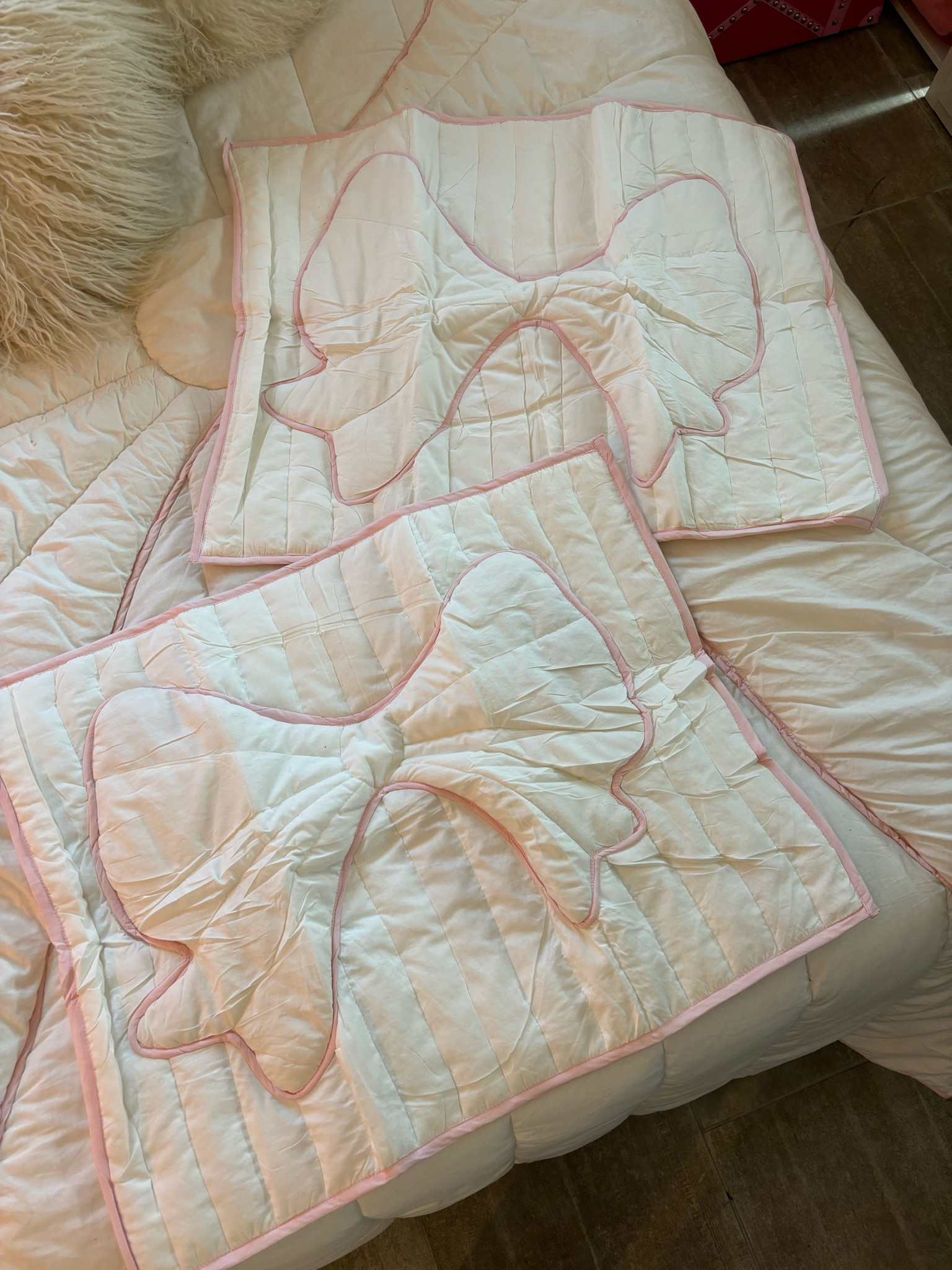 matching bow shams 🎀

#LTKHome #LTKGiftGuide #LTKU