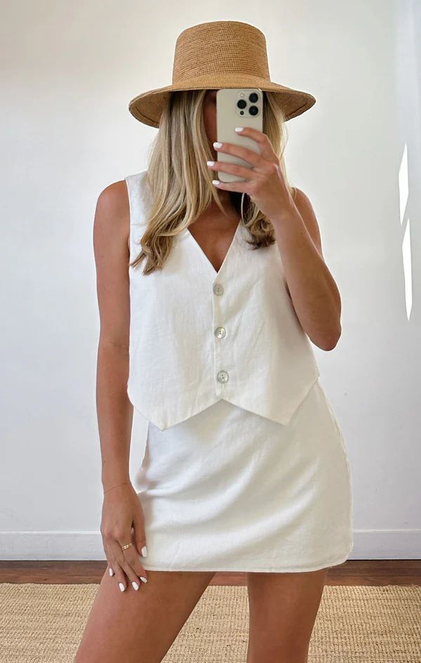 All Night Skort ~ White Linen | Show Me Your Mumu