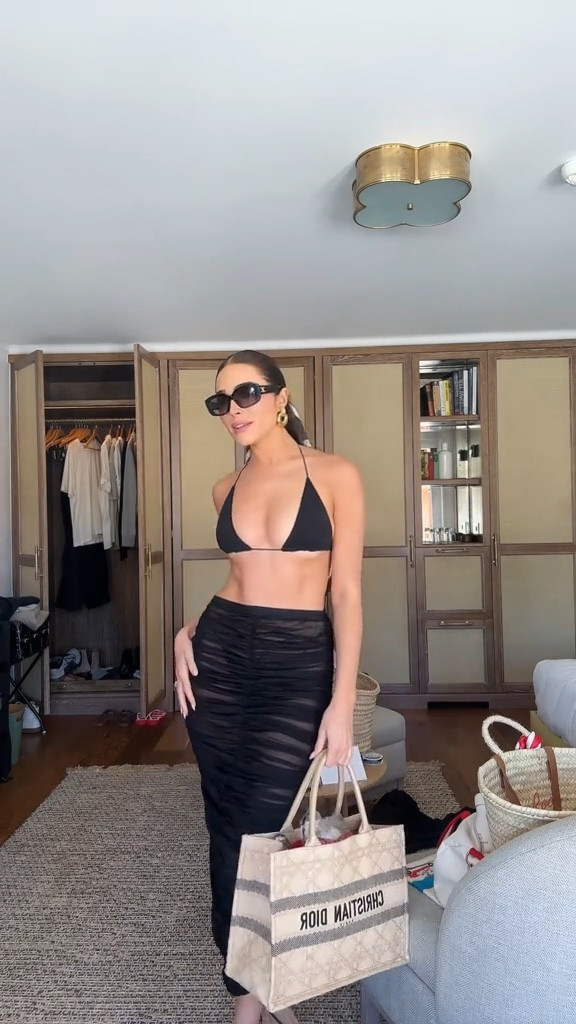 Get ready with me for a St. Barths day in the sun! 🖤