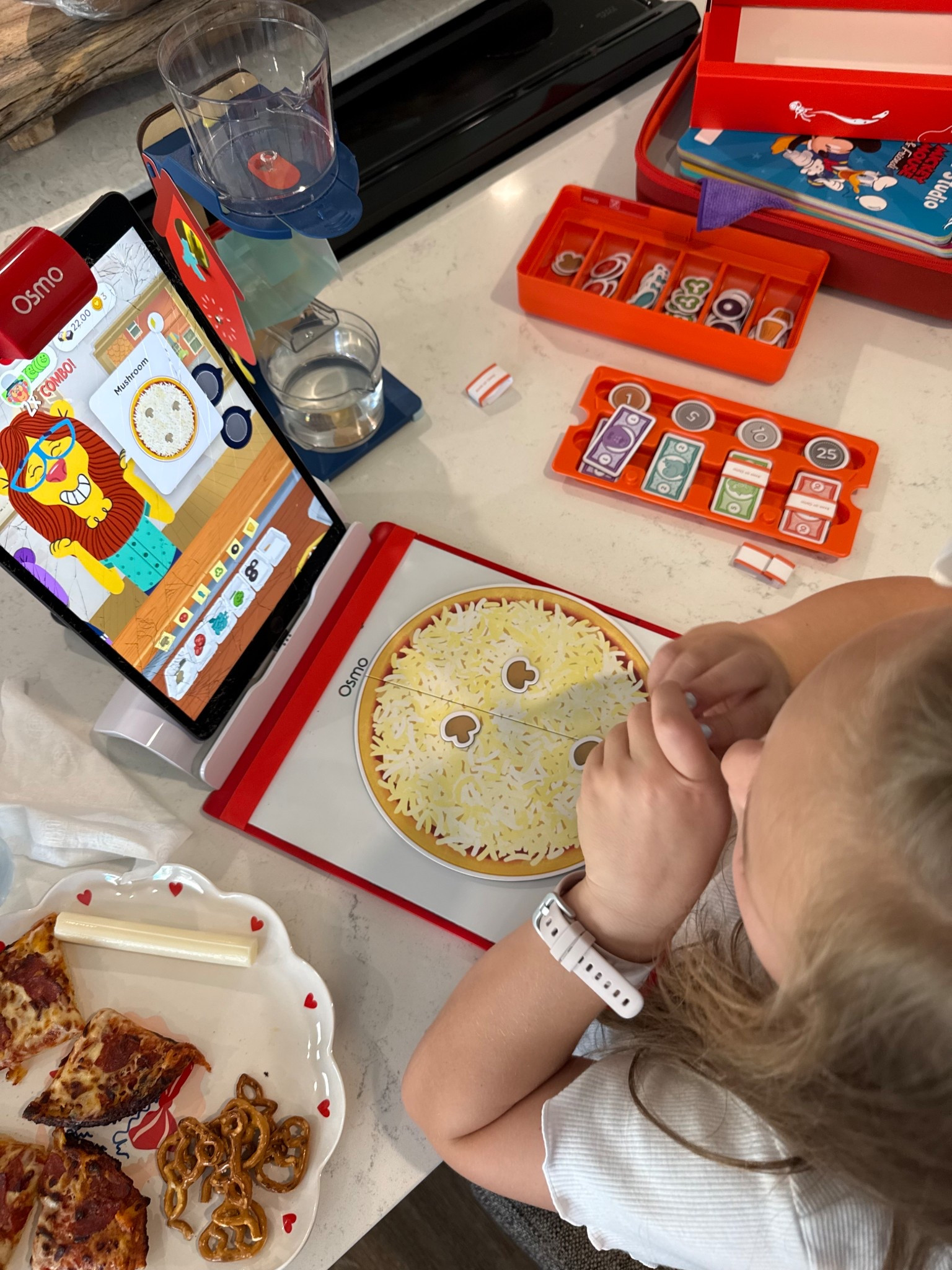 Kids learning games - Osmo pizza shop. Kids own their own store (pay rent, buy ingredients, make money& tips and get repeat customers) 

#LTKKids