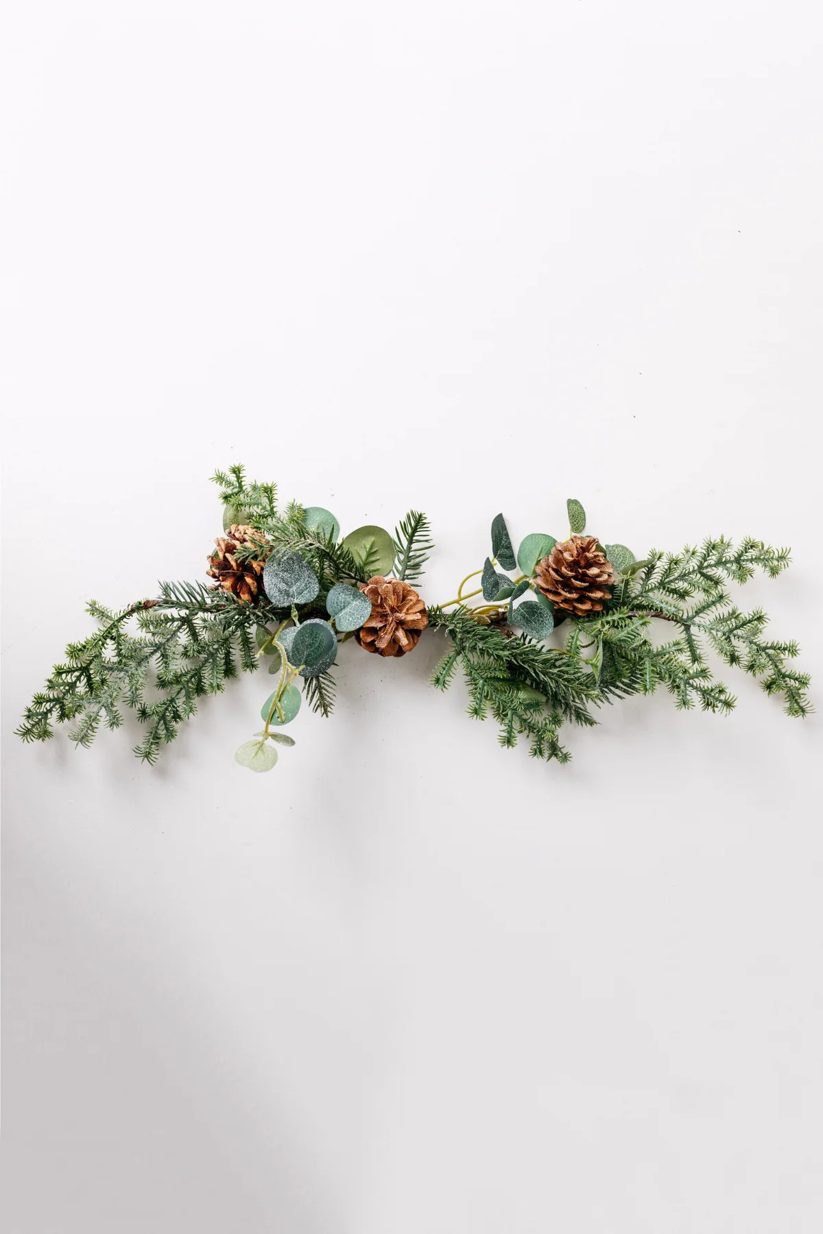 Crescent Mini Laurel Garland | THELIFESTYLEDCO