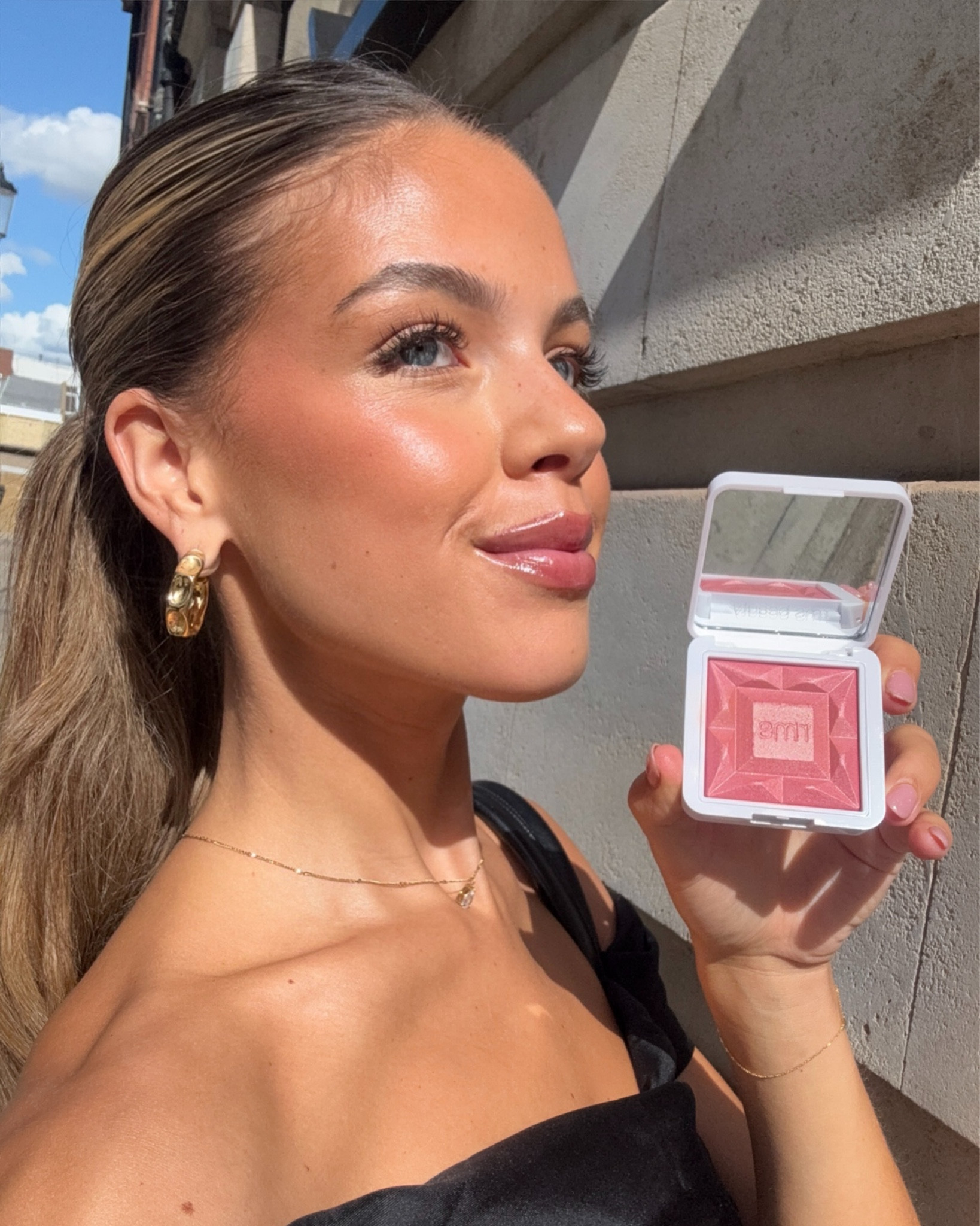 Wowweeee this blush is EVERYTHING!! A blush & highlighter in one! I’m using shade ‘Kir Royale’ in this! There’s a reason Hailey Bieber is obsessed with this ! Also the lip liner is also linked, it’s divineee (shade nightime nude) Use code ELLAS20 for a dc xx 

#LTKbeauty