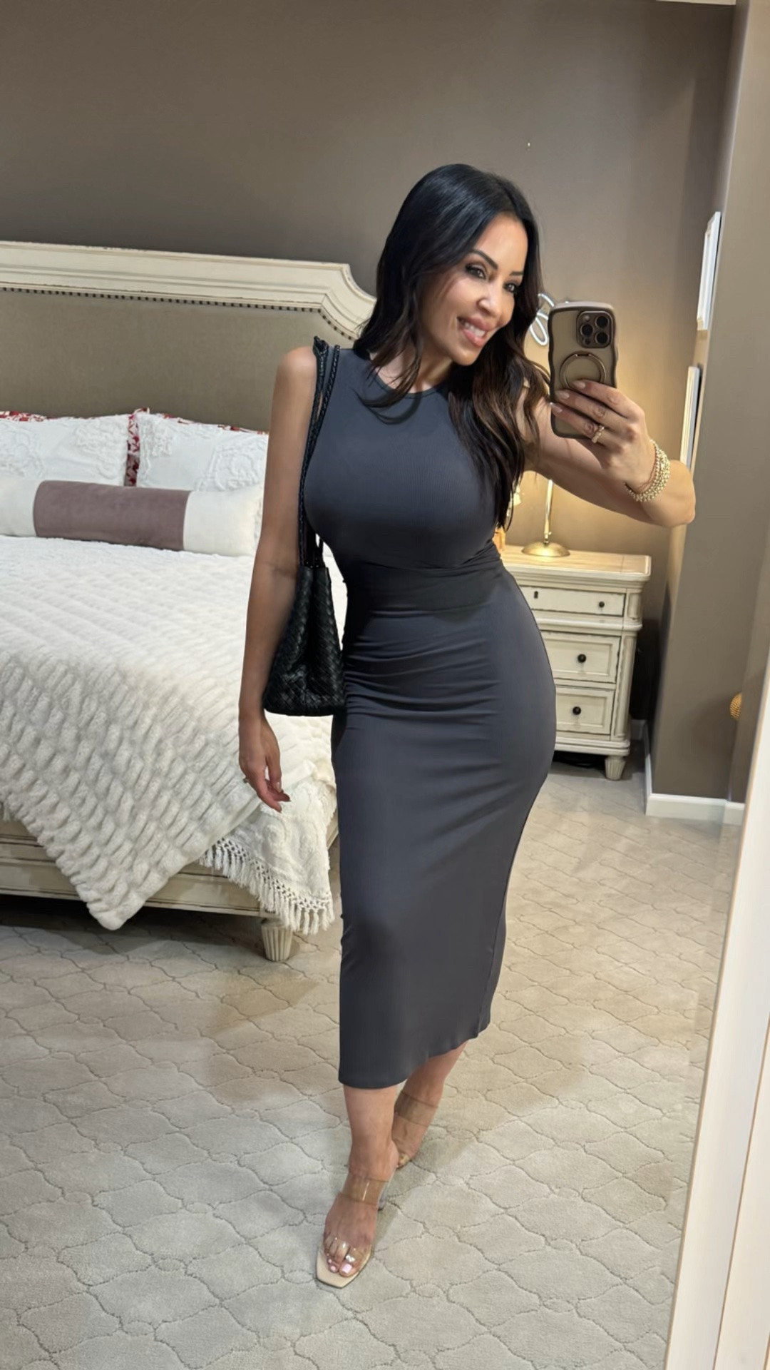 I’m kidding!!! (Maybe)  Either way, I love this gorgeous dress from Quince! It’s in a stretchy fabric that hugs your curves. I’m wearing a size small.🩷
#quince
