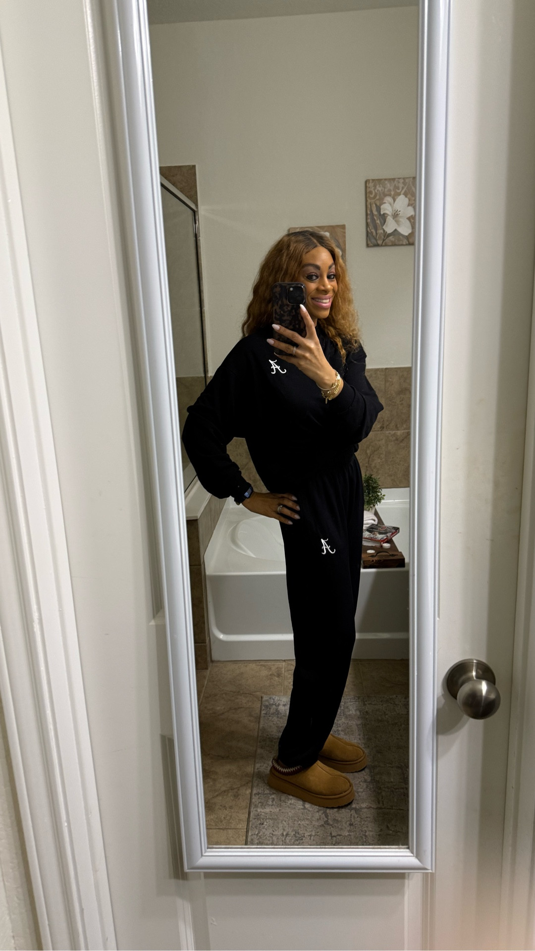 Tuesday OOTD 🖤
Loving this University of Alabama set from Avo — comfy, cute, and perfect for busy mom life, errands, or working from home. It’s one of those outfits that looks put-together but feels like loungewear (aka my fave combo).

✨ Linking this set + my cozy slip-ons in my LTK so you can grab it too!
⸻
#LTKstyle #LTKFinds #TuesdayOOTD #AlabamaStyle #BamaBabes #AthleisureLook #ComfyChic #MomStyle #ThesouthernBargainBabe

#LTKootd #LTKOver40 #LTKdayinmylife