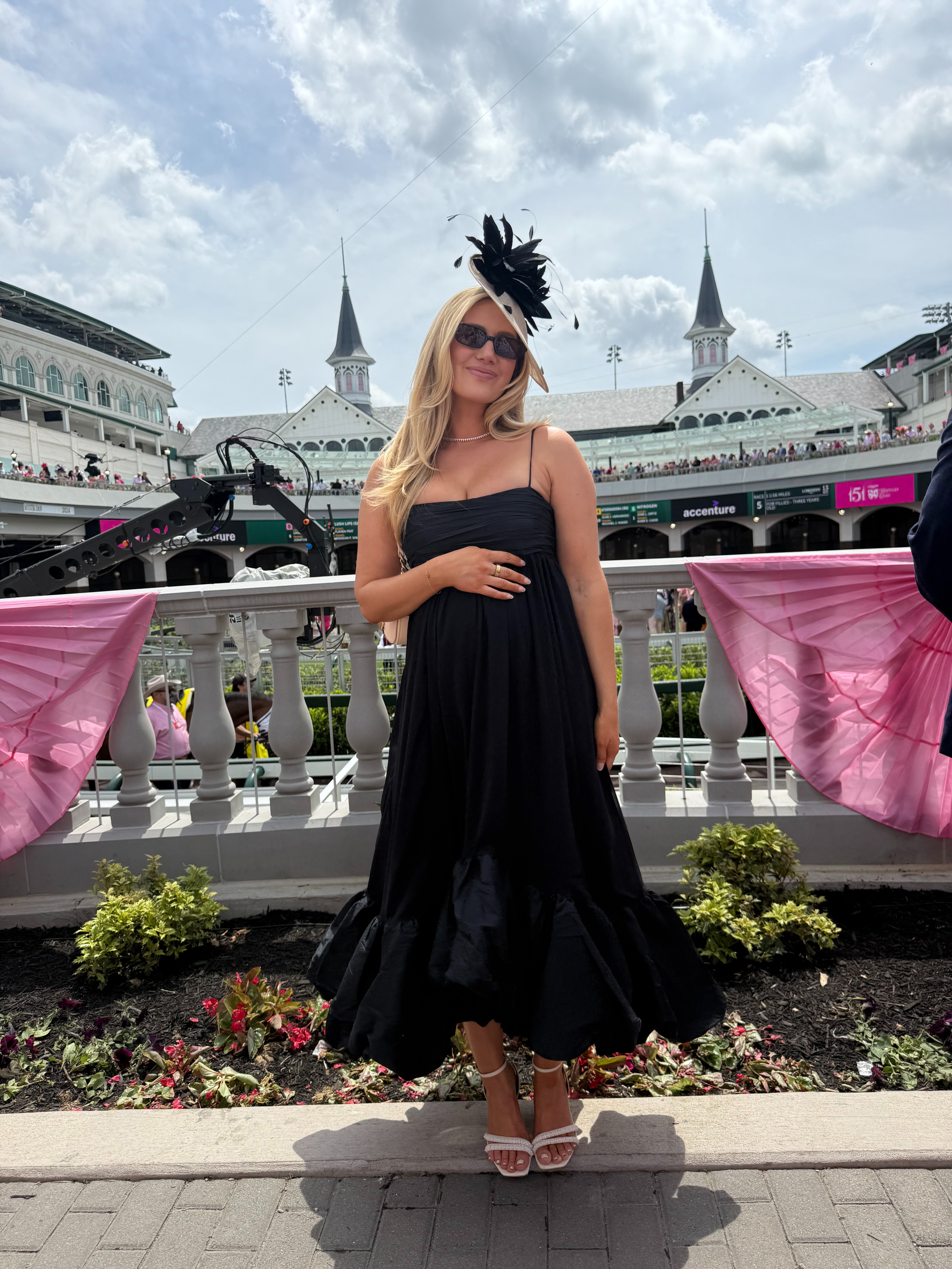 kentucky oaks look!!
Anthro dress
Revolve shoes 

 

#LTKStyleTip #LTKBump #LTKSeasonal